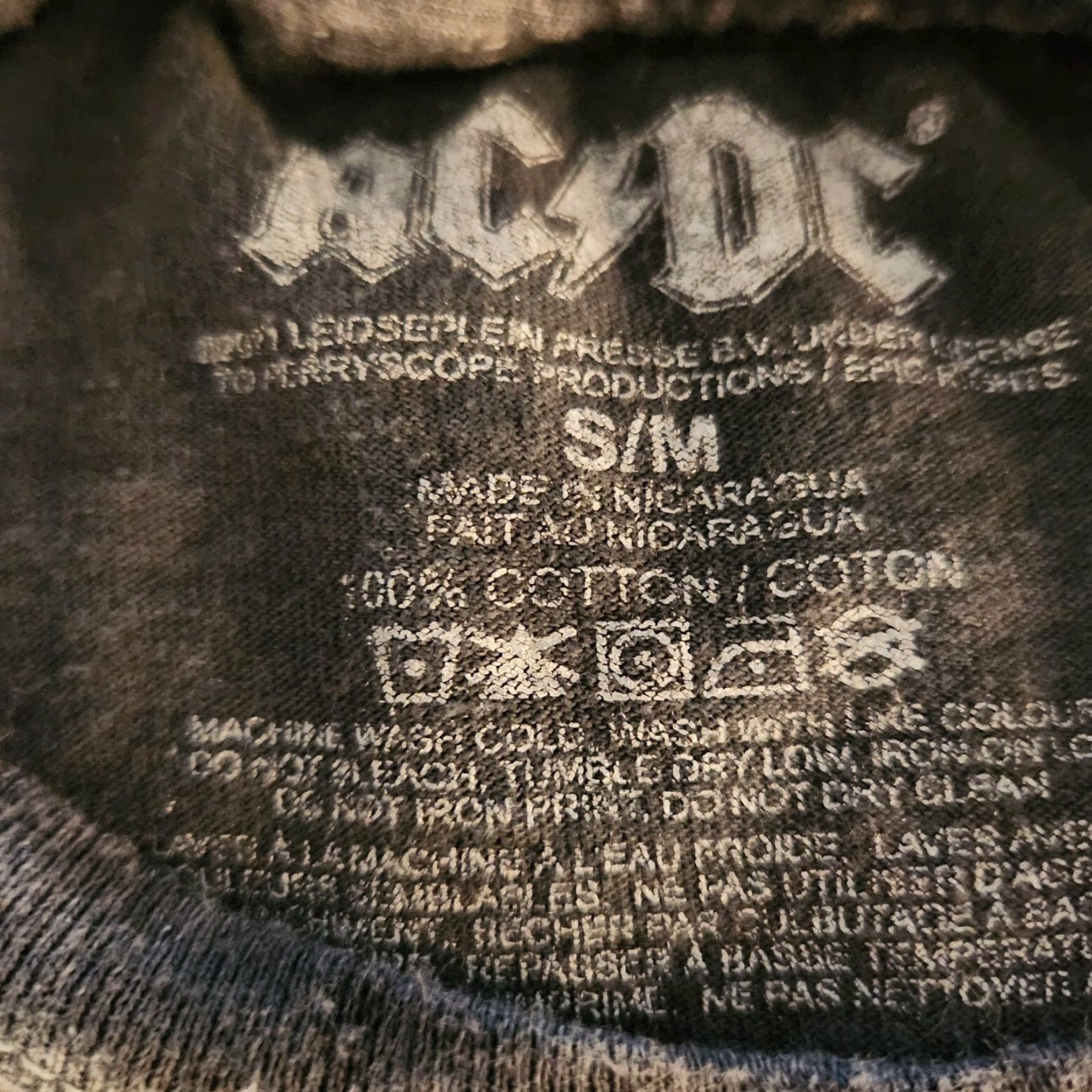 Vintage AC/DC Blow Up Your Video T-Shirt OFFICIAL Gray Unisex S/M T-Shirt Graphic Print Short Sleeve Crew Neck Vintage No Size US M / EU 48-50 / 2 - 4 Thumbnail