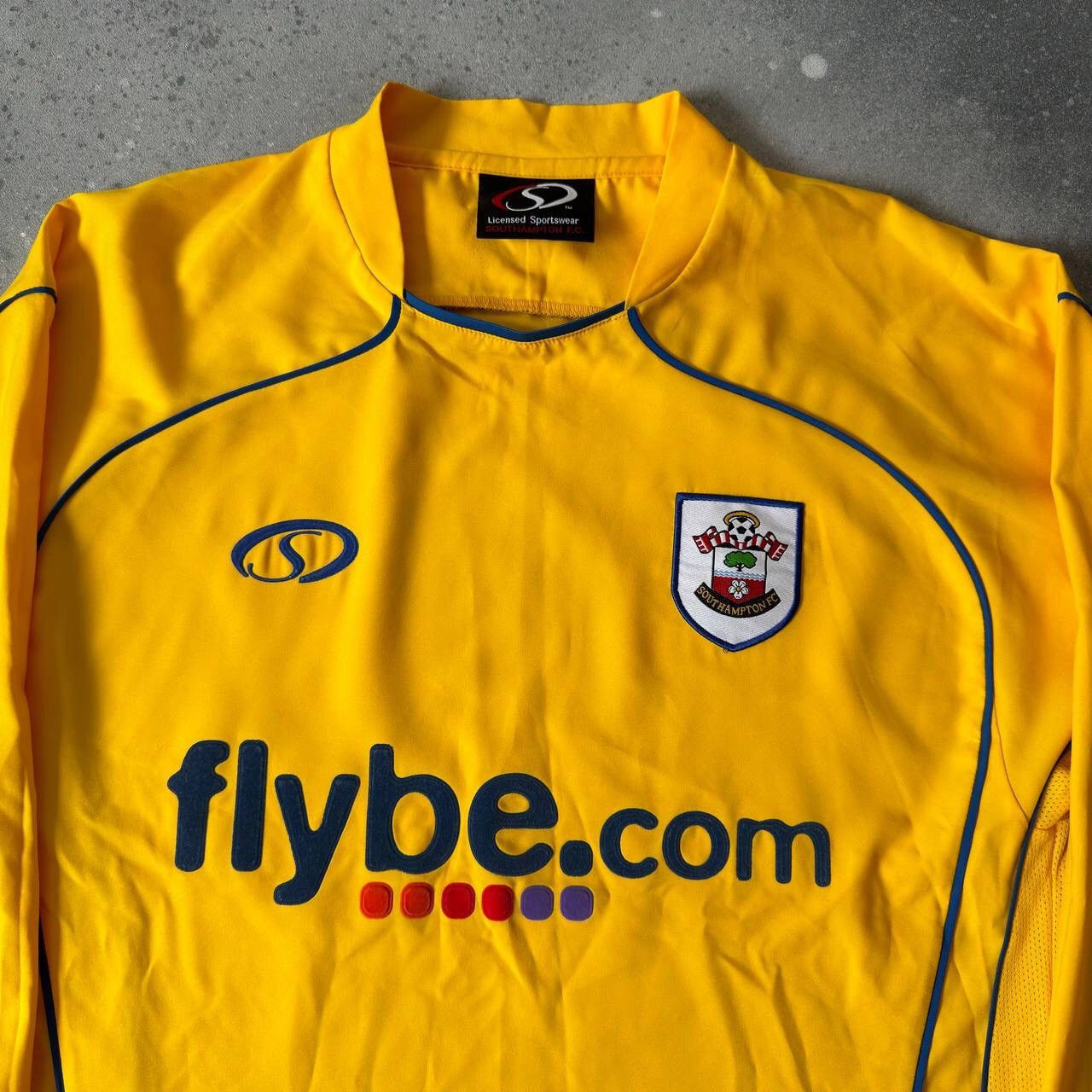 Vintage 2007/2008 FC Southampton Away Retro Jersey / Football Shirt Size US S / EU 44-46 / 1 - 5 Thumbnail