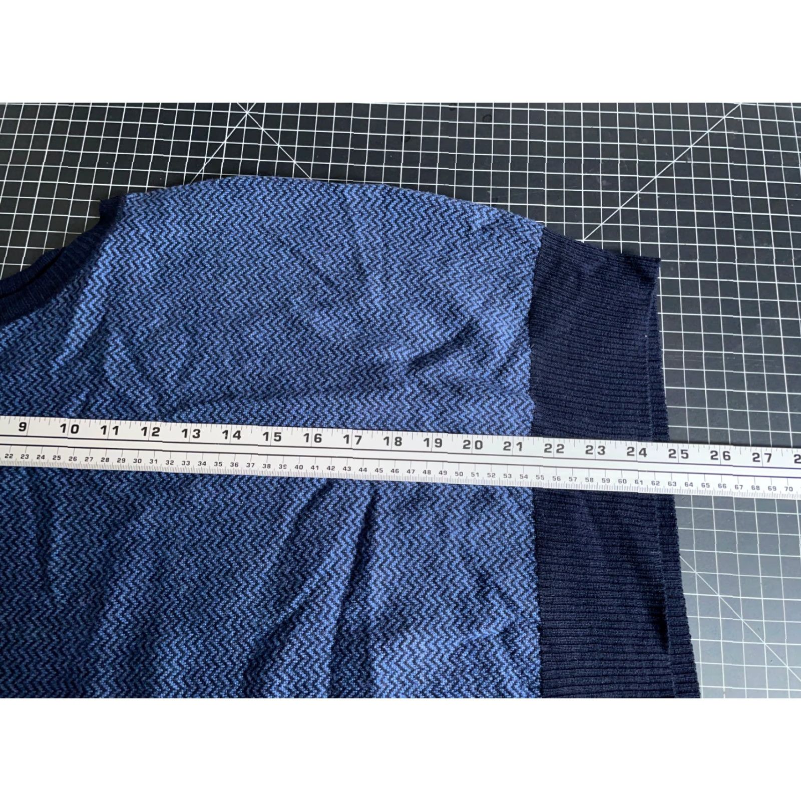 Faconnable Faconnable Vest Mens Large Blue Herringbone V-Neck Merino Wool Lightweight Knit Size US L / EU 52-54 / 3 - 6 Thumbnail