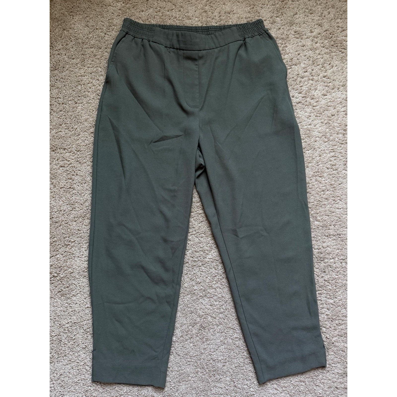 Anthropologie Anthropologie The Essential Cropped Trouser Sz S Olive Green Size 27" / US 4 / IT 40 - 1 Thumbnail