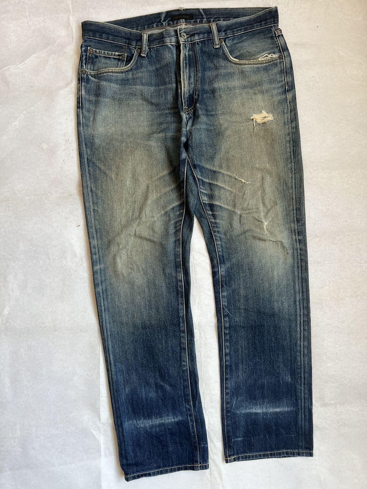 Uniqlo Uniqlo Regular Straight distressed and aging denim Size US 38 / EU 54 - 2 Thumbnail
