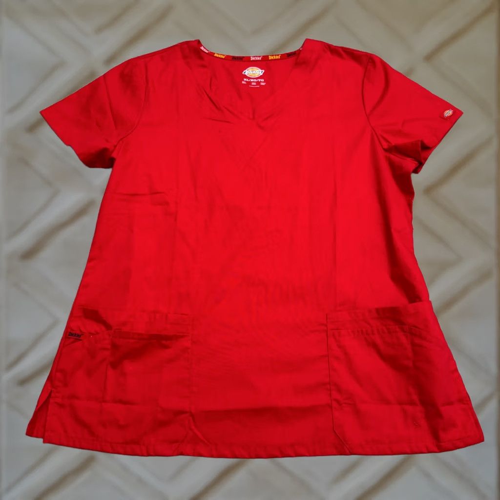 Dickies Dickies EDS Signature Scrub Top Womens XL Red V-Neck Junior Fit Nursing Medical Shirt Size XL / US 12-14 / IT 48-50 - 1 Thumbnail