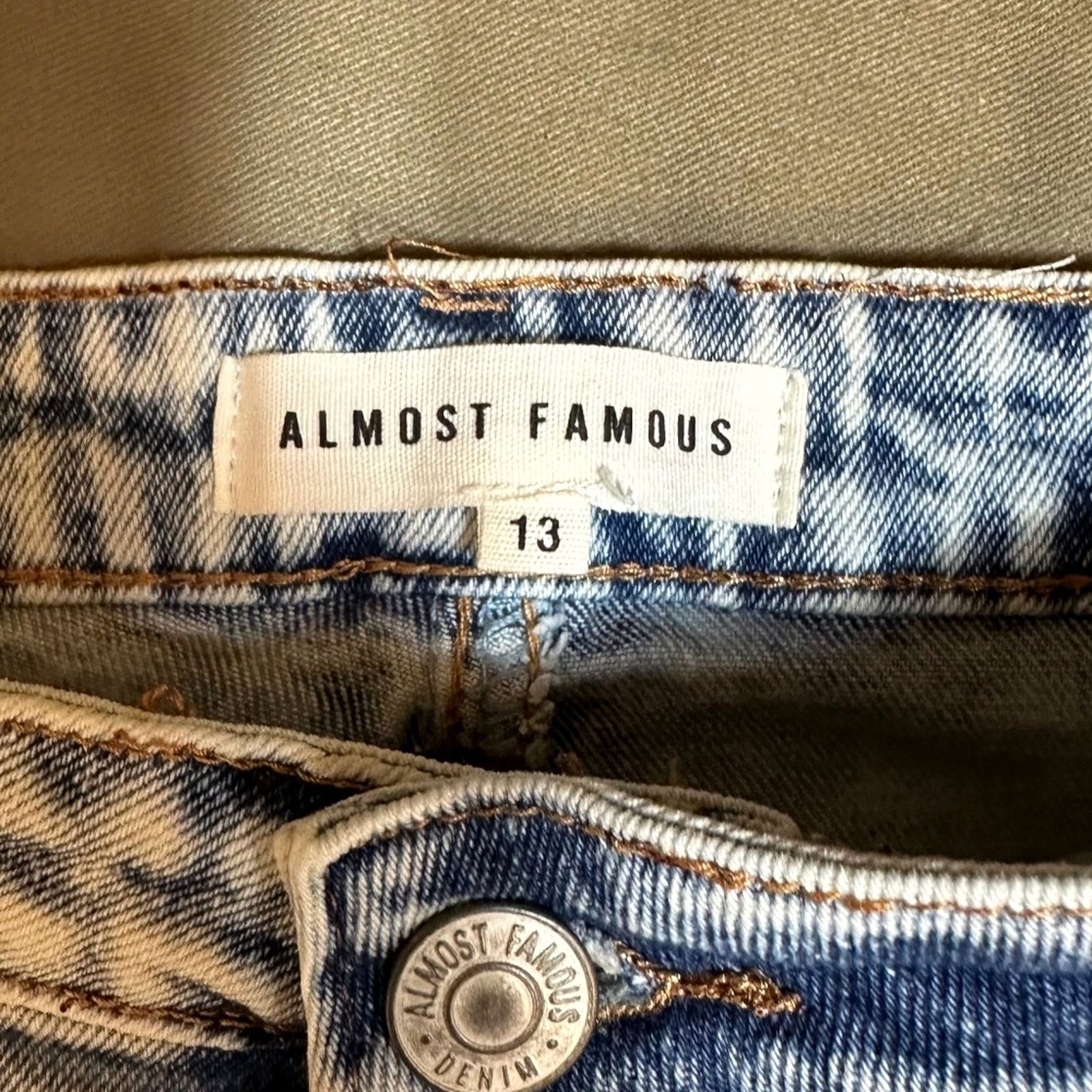 Almost Famous Almost Famous High Rise Distressed Jeans 13 Jr / 14 Womens Size 36" / US 14 / IT 50 - 9 Thumbnail