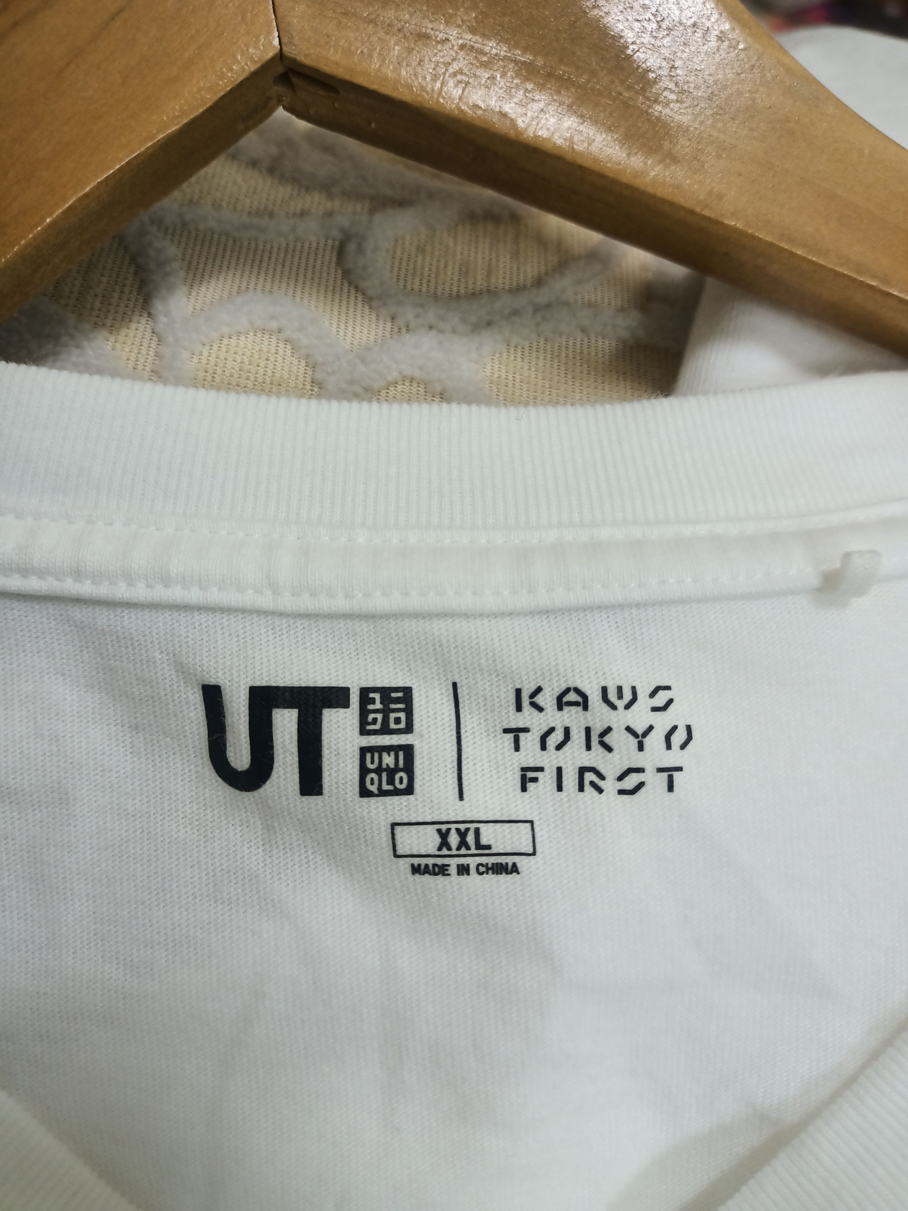 Japanese Brand Kaws Tokyo First t-shirt by Uniqlo Size US XXL / EU 58 / 5 - 4 Thumbnail