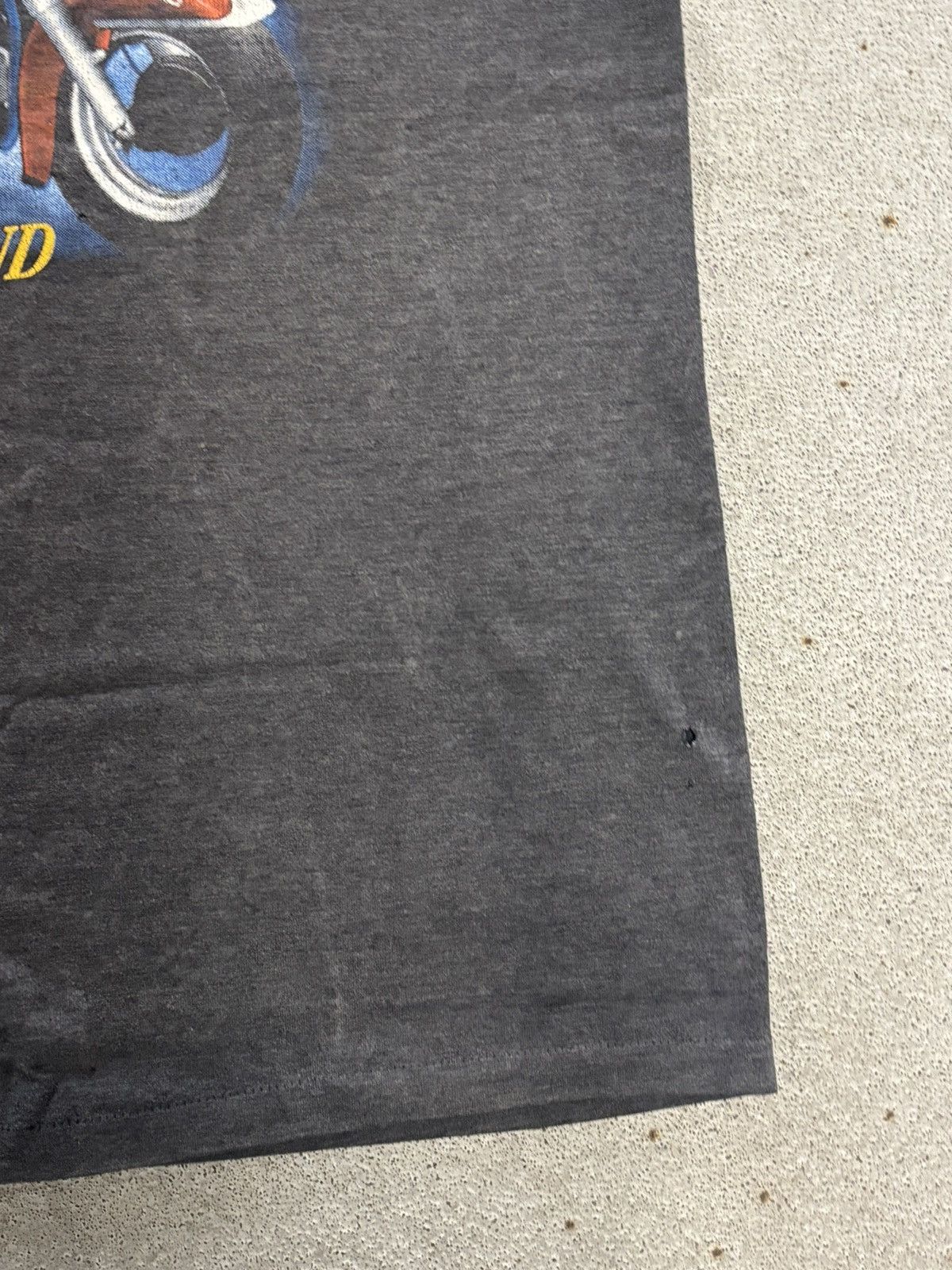 Harley Davidson (DISTRESSED) 1991 HARLEY DAVIDSON 3D EMBLEM TSHIRT Size US XL / EU 56 / 4 - 9 Thumbnail