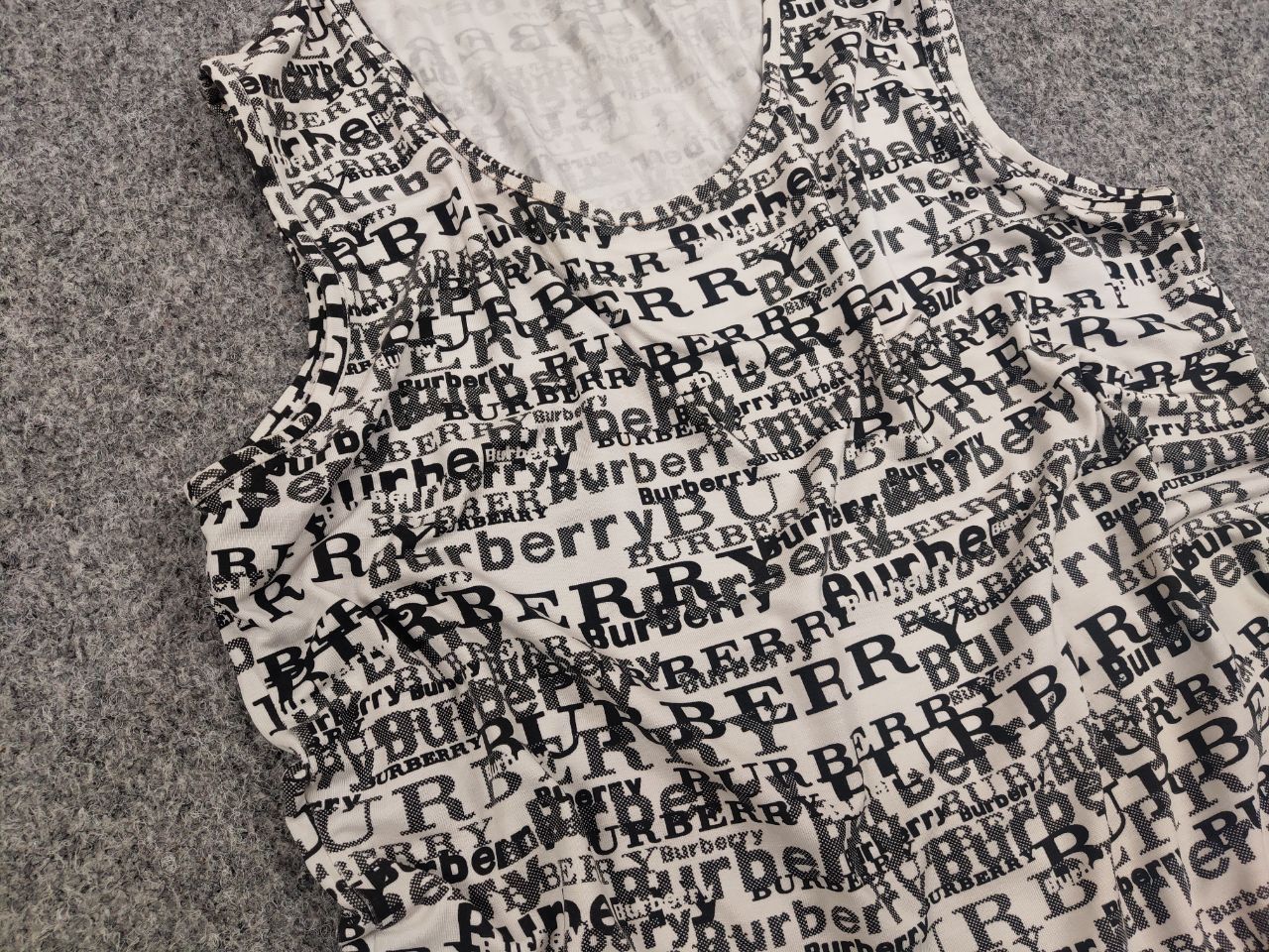 Burberry Burberry Vintage Authentic monogram Women's T-shirt tank top Size M / US 6-8 / IT 42-44 - 9 Thumbnail