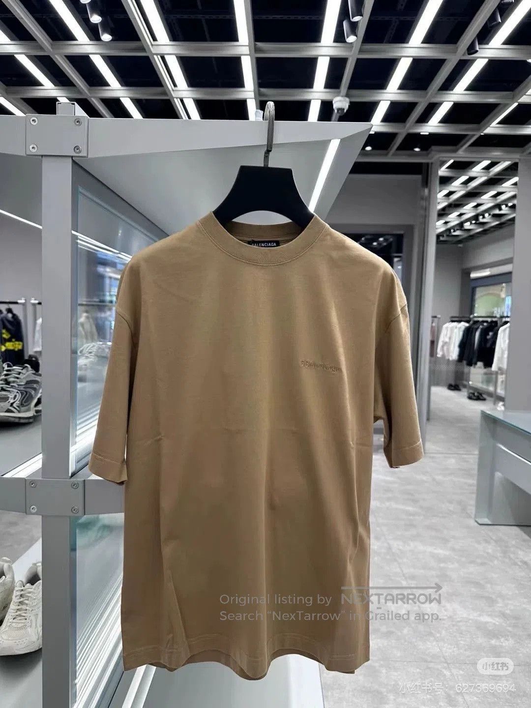 Balenciaga beige balenciaga t-shirt with logo embroidery. Size US XS / EU 42 / 0 - 1 Thumbnail