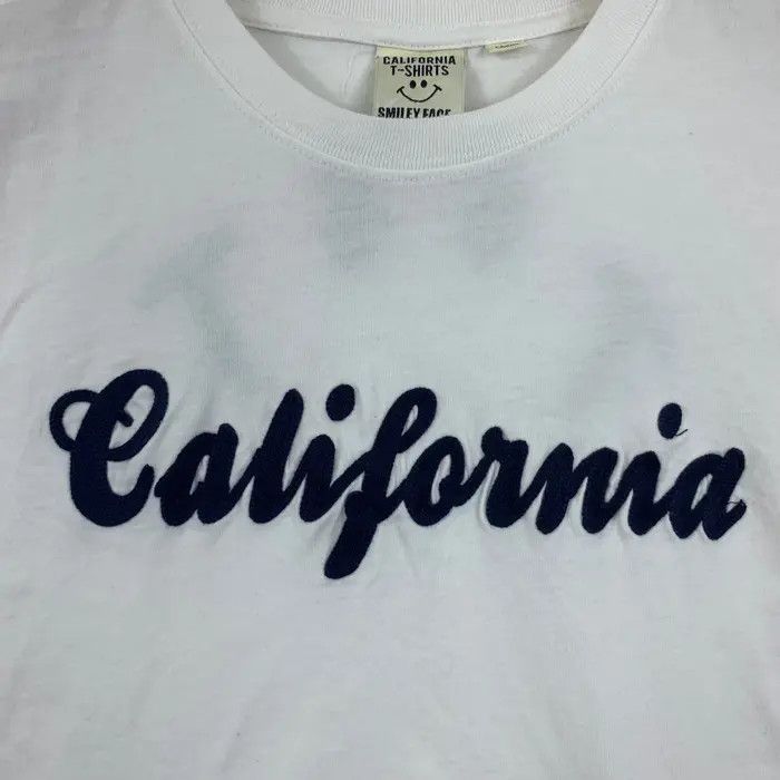 Vintage CALIFORNIA SMILEY FACE Harvey Ball Embossed Tee Shirt Size L / US 10 / IT 46 - 5 Thumbnail