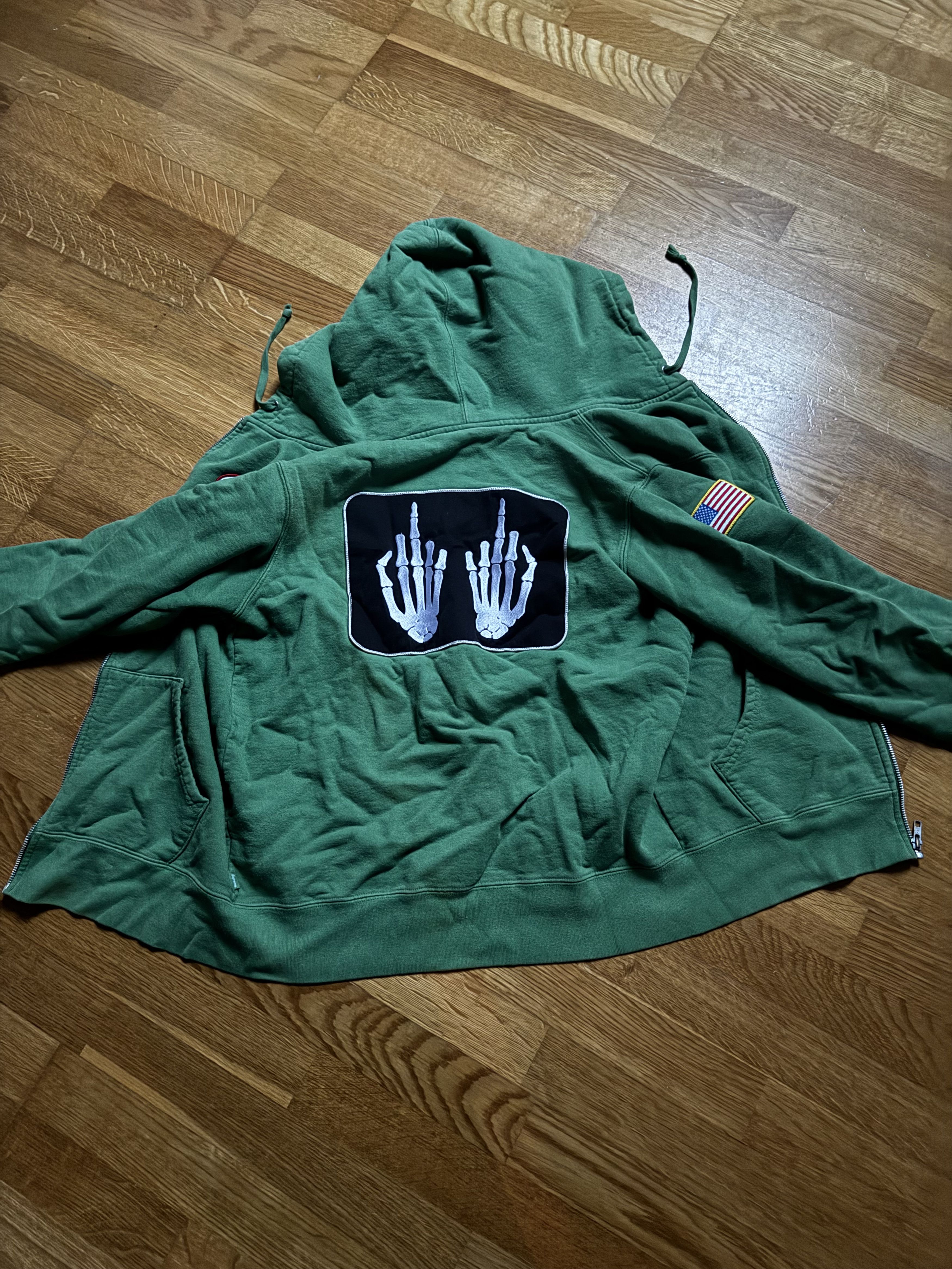 Supreme Supreme hell hysteric Size US M / EU 48-50 / 2 - 2 Thumbnail