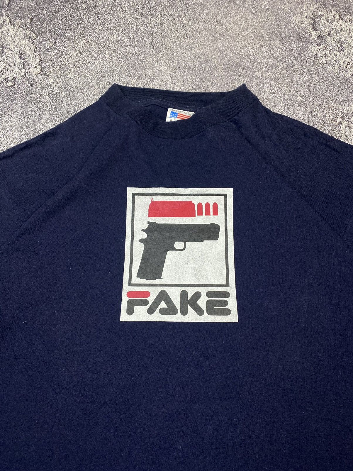 Beauty Beast Vintage 90s Fila Fake Gun T-shirt Single Stich Retro Size US XL / EU 56 / 4 - 3 Thumbnail