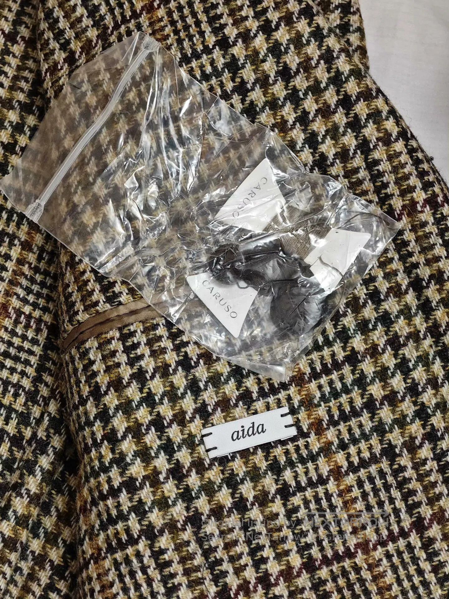 Caruso Caruso Brown Houndstooth Wool Blazer. Size US S / EU 44-46 / 1 - 8 Thumbnail