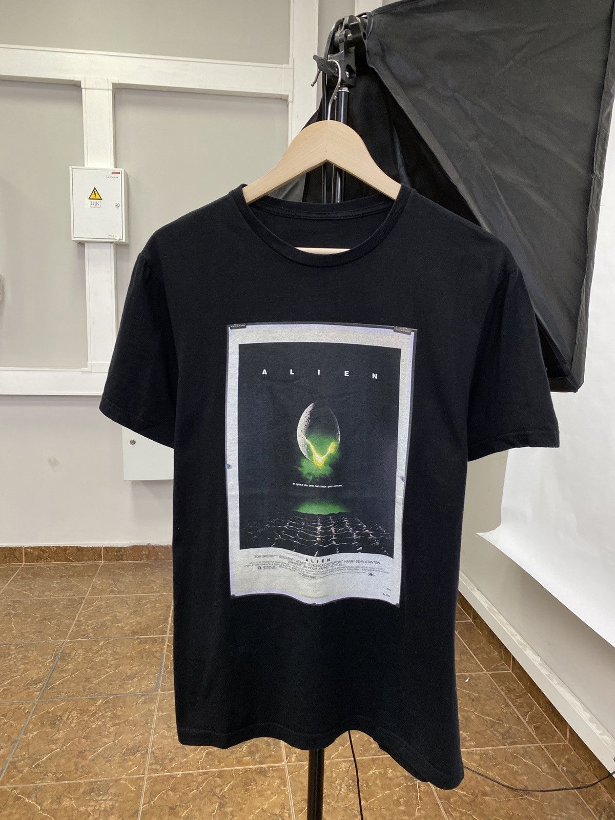 Gildan 🇺🇸 Vintage Y2K Aliens Movie Film T-Shirt Retro Rare Hype Size US M / EU 48-50 / 2 - 1 Thumbnail
