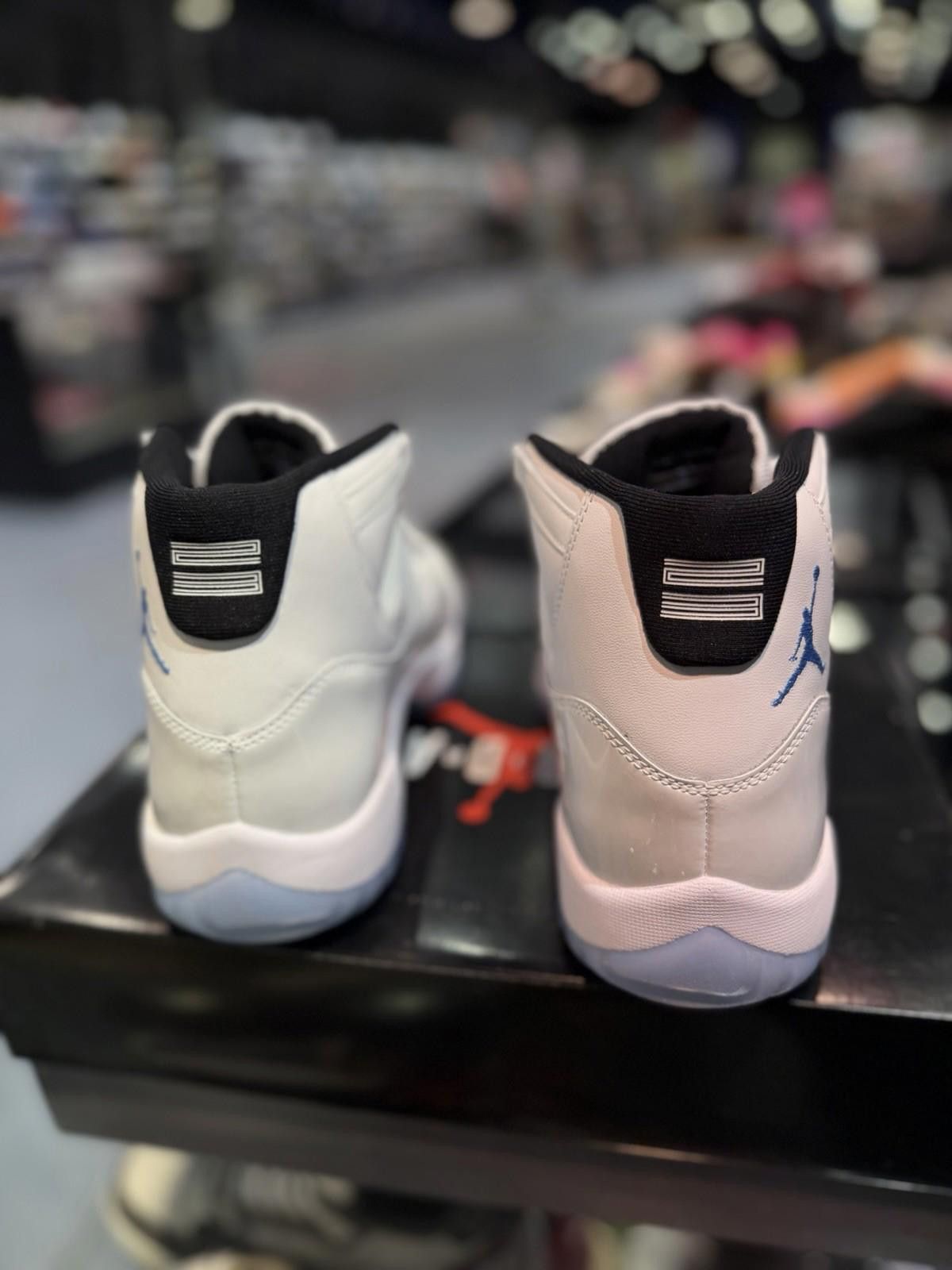 Jordan Brand Jordan Air Jordan 11 Retro Legend Blue 2024 White/Blue (10) Size US 10 / EU 43 - 4 Thumbnail