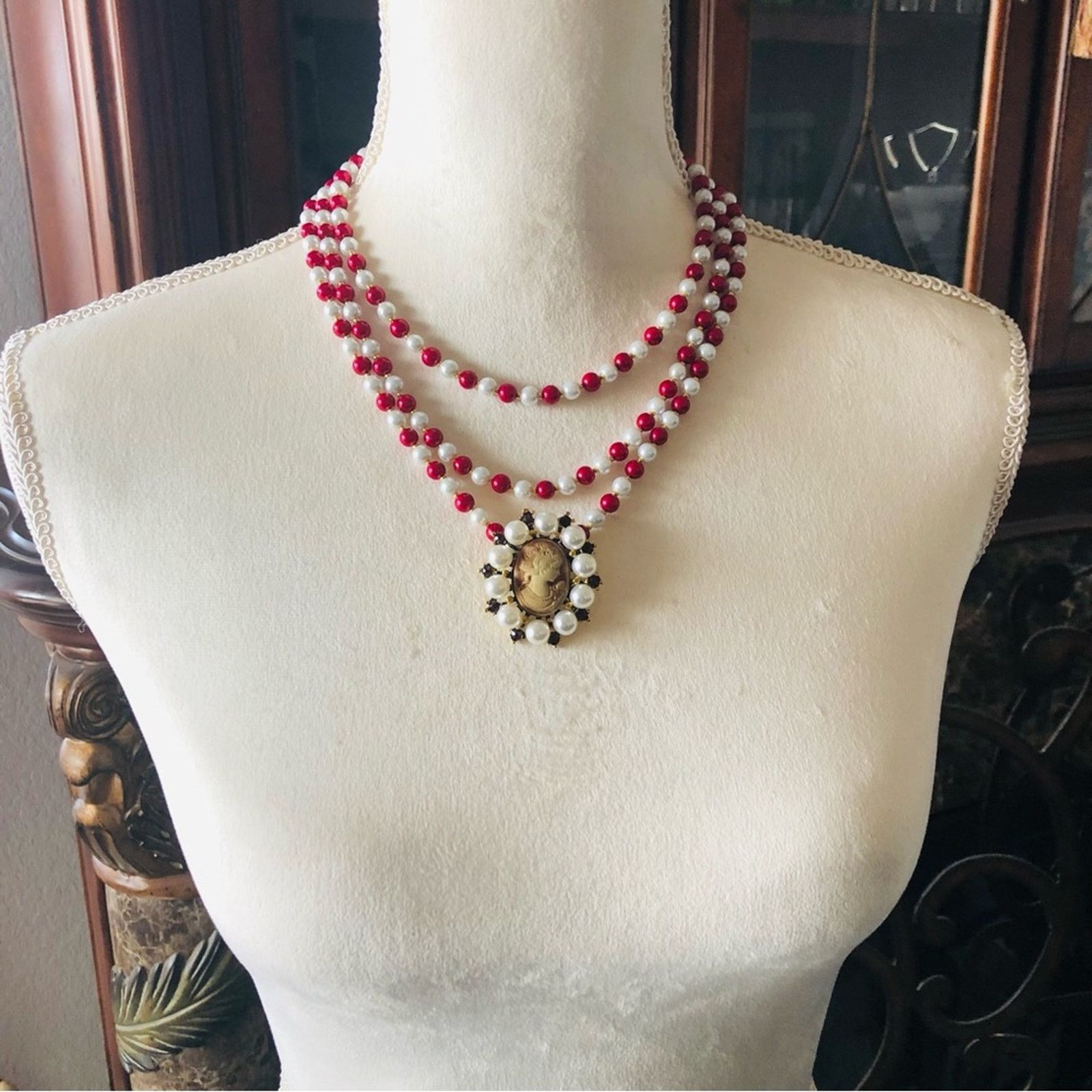 Handmade Handcrafted candy cane victorian lady cameo Pearl necklac Size ONE SIZE - 7 Thumbnail