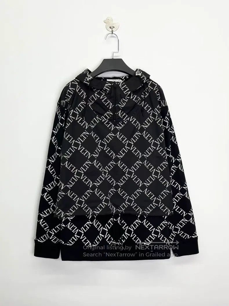 Valentino Valentino Black letter logo full of Indonesian dragon zipp Size US M / EU 48-50 / 2 - 1 Thumbnail