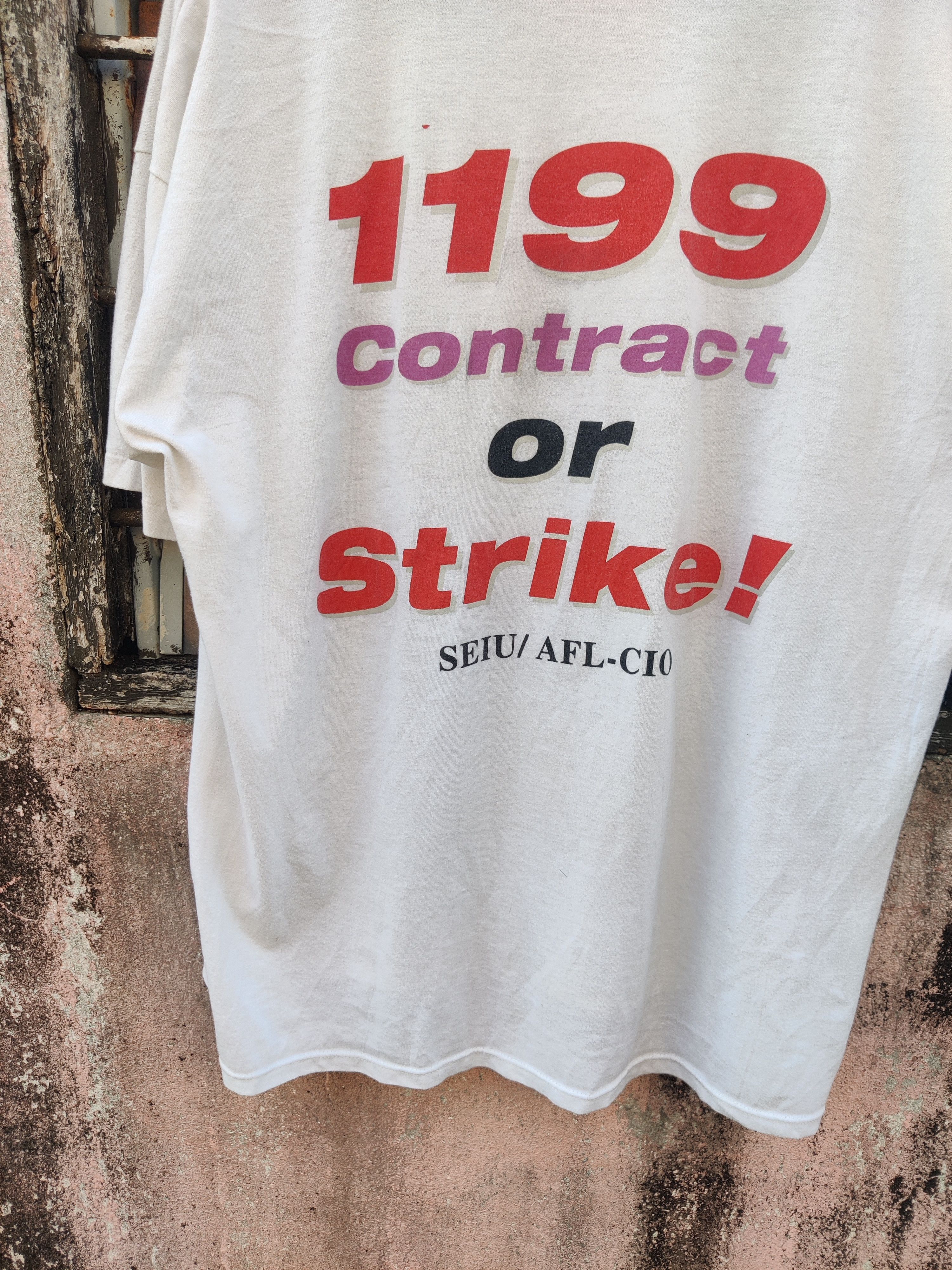 Vintage Vintage Labor Union Contract or Strike History Shirt Size US XXL / EU 58 / 5 - 7 Thumbnail