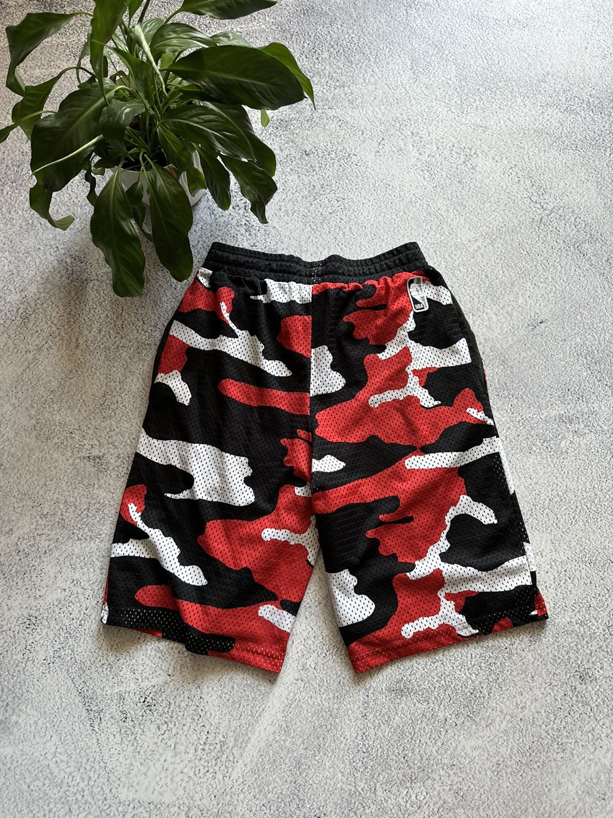 Adidas × NBA Chicago Bulls Adidas NBA shorts Trefoil Camo Basketball men Size US 30 / EU 46 - 2 Thumbnail