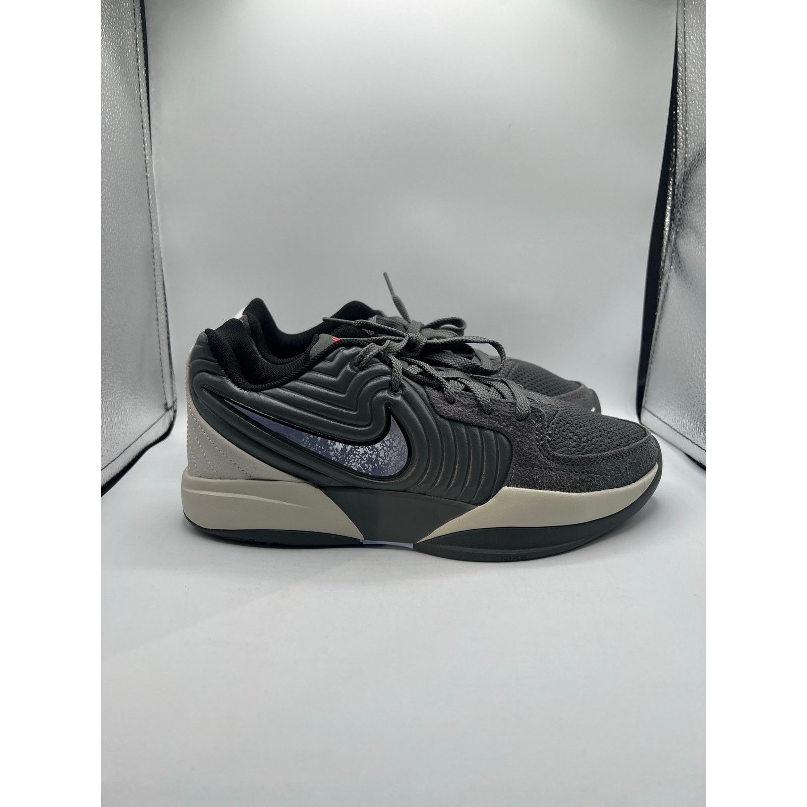 Nike Nike Ja GS “Exposure” size 6.5 Y Size US 6.5 / EU 39-40 - 3 Thumbnail