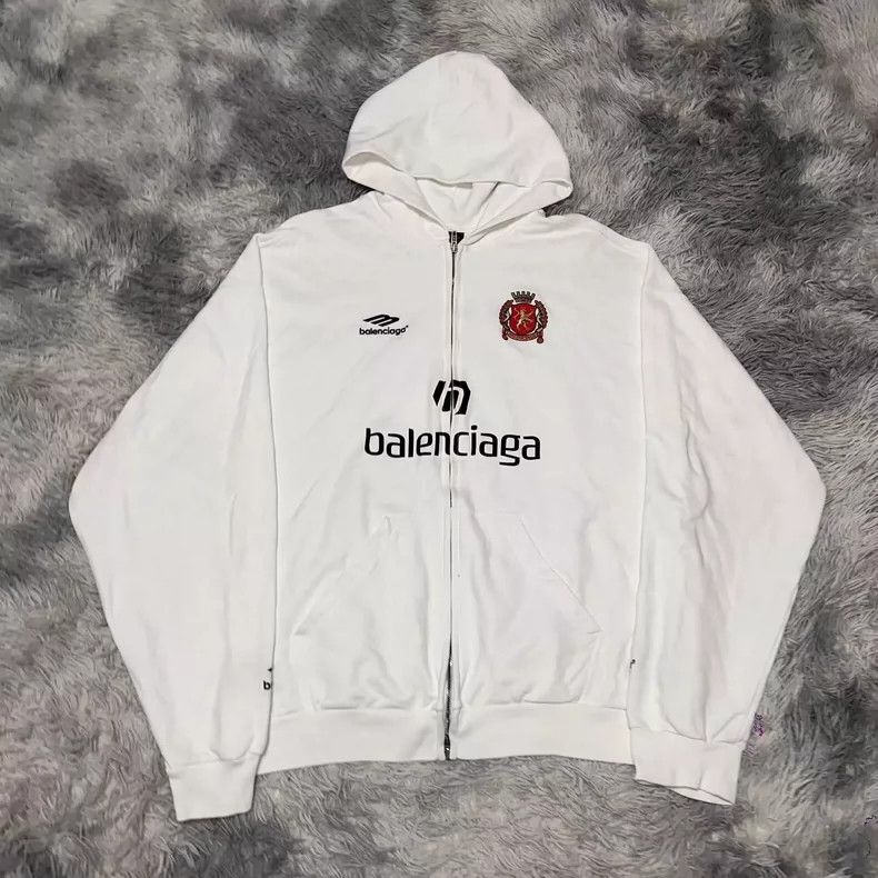 Balenciaga Balenciaga Embroidered Manchester United zipper sweater Size US L / EU 52-54 / 3 - 1 Thumbnail
