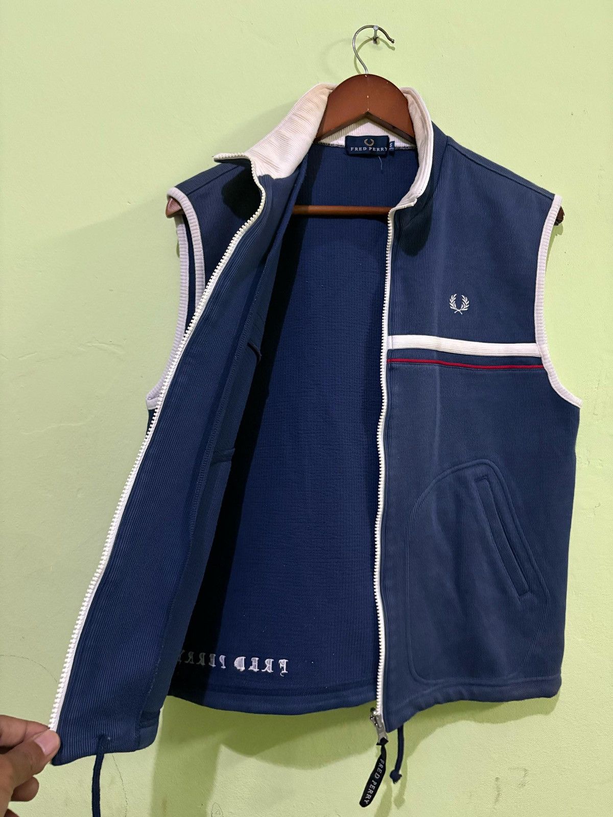Fred Perry × Vintage Vintage Fred Perry Less Sleeve Jacket Small Logo Design Size US S / EU 44-46 / 1 - 8 Thumbnail