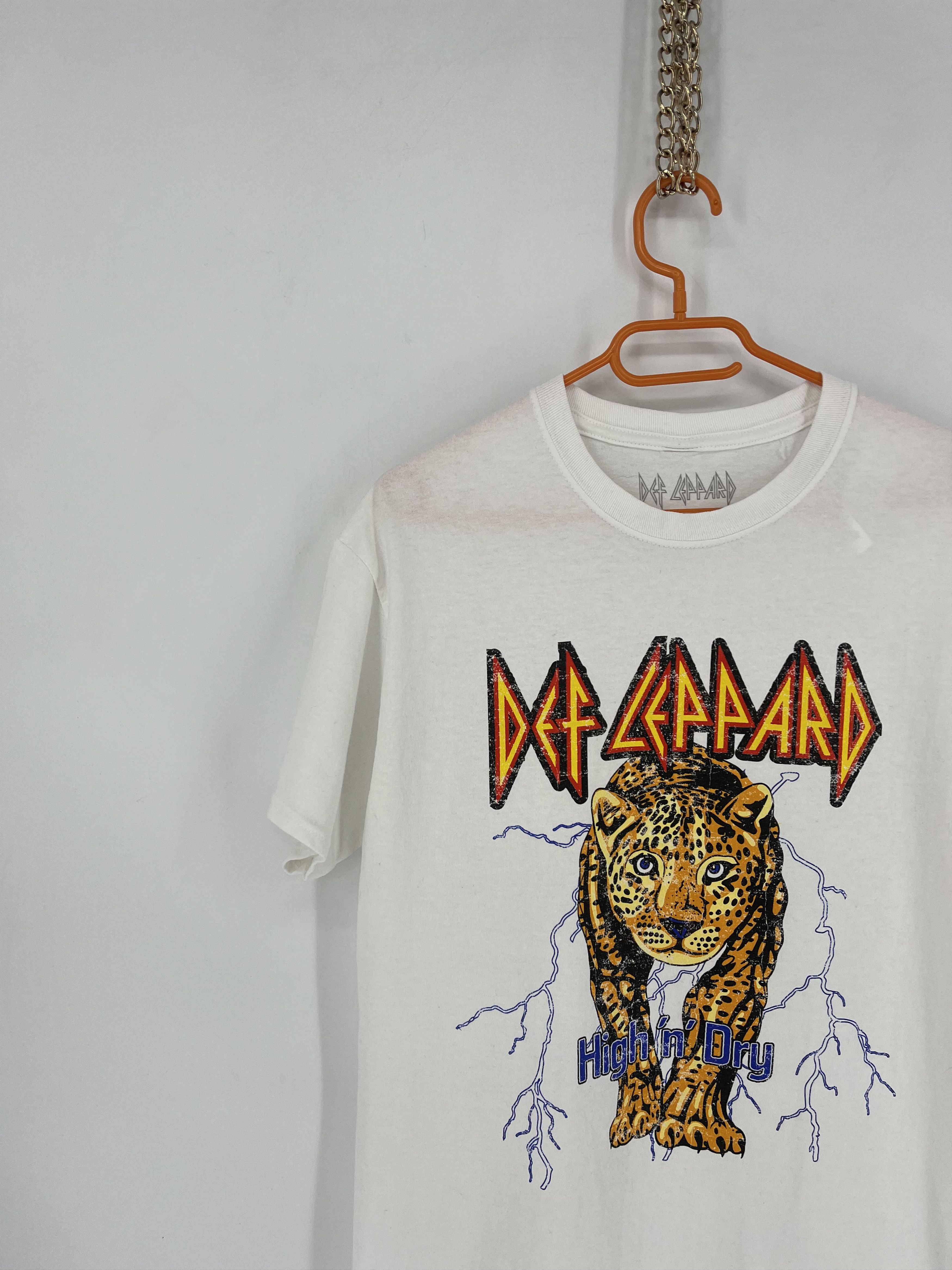 Band Tees VINTAGE Y2K DEF LEPPARD BAND TEE SIZE S Size US S / EU 44-46 / 1 - 5 Thumbnail