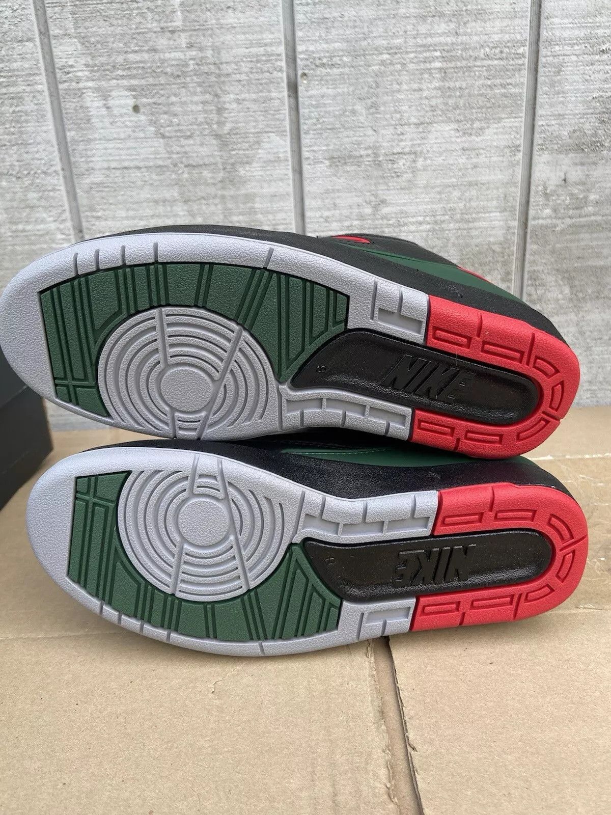 Nike Nike Air Jordan 2 II Retro Low Origins Christmas DV9956-006 Size US 7.5 / IT 37.5 - 8 Thumbnail
