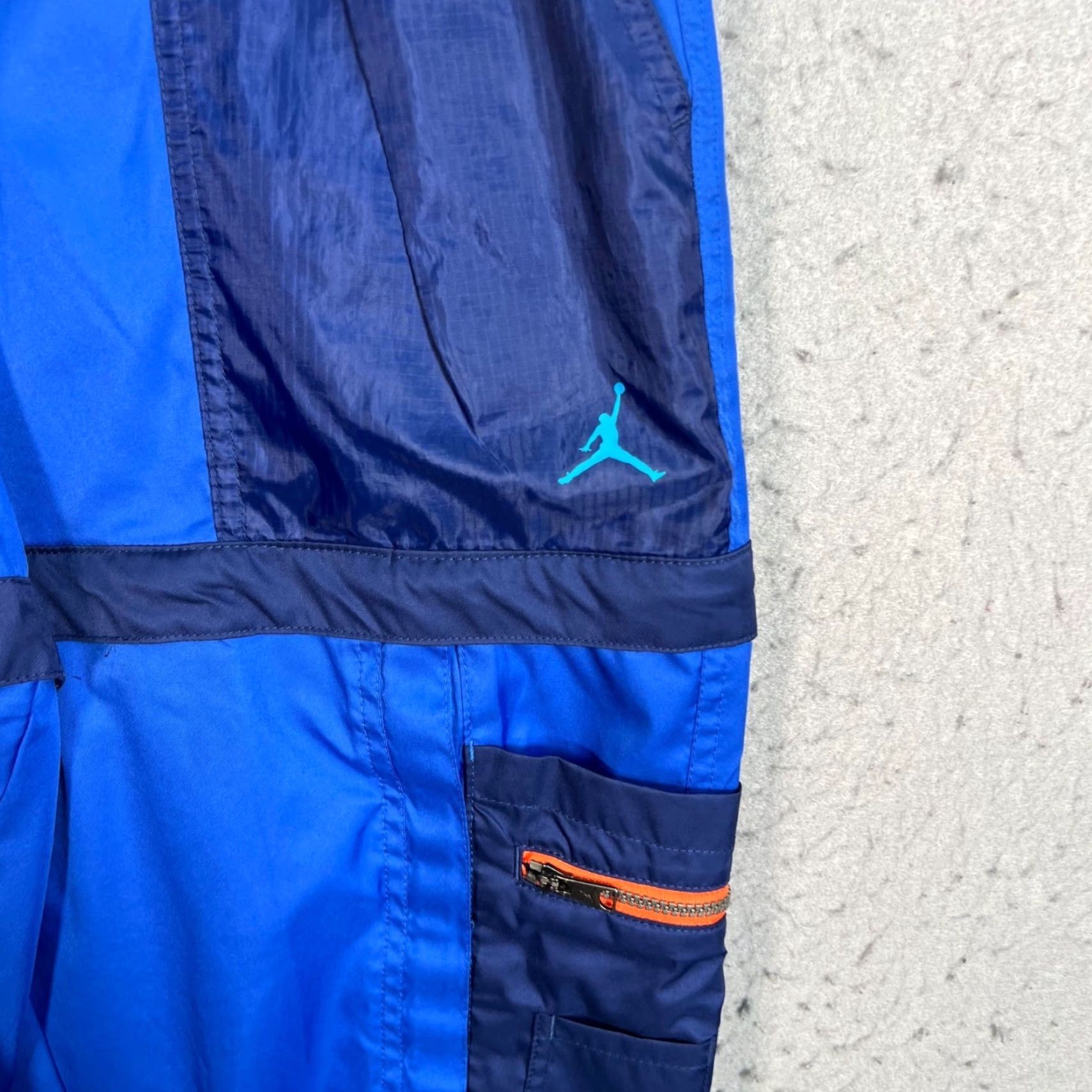 Jordan Brand Jordan Mens Small Blue Utility Cargo Pants W/ Elastic Waist Athletic Cargo Pocket Logo Regular Fit Shoes? Size US 29 - 5 Thumbnail