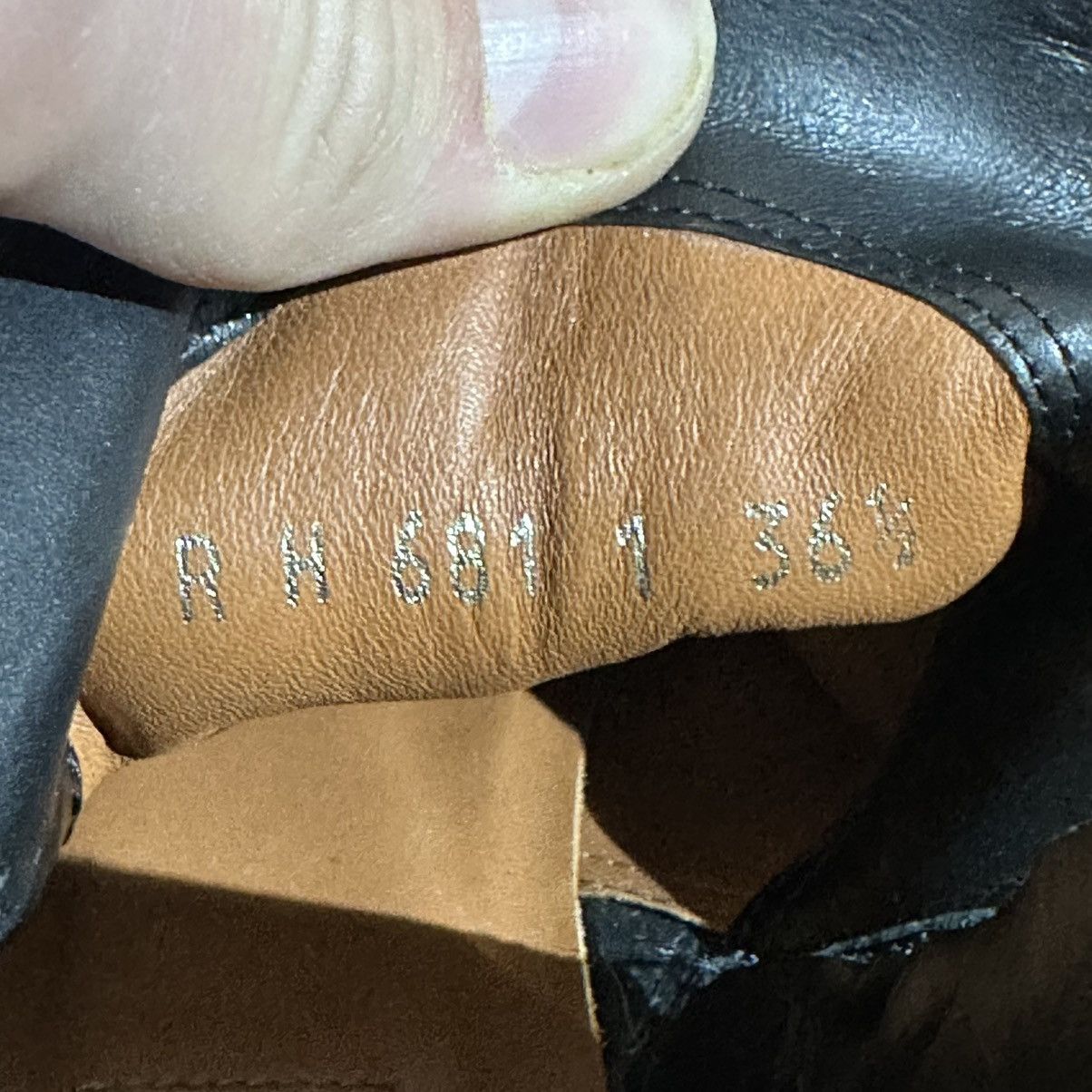 Valentino Valentino Garavani Women’s Leather Boots size 36.5 Size US 6.5 / IT 36.5 - 21 Thumbnail