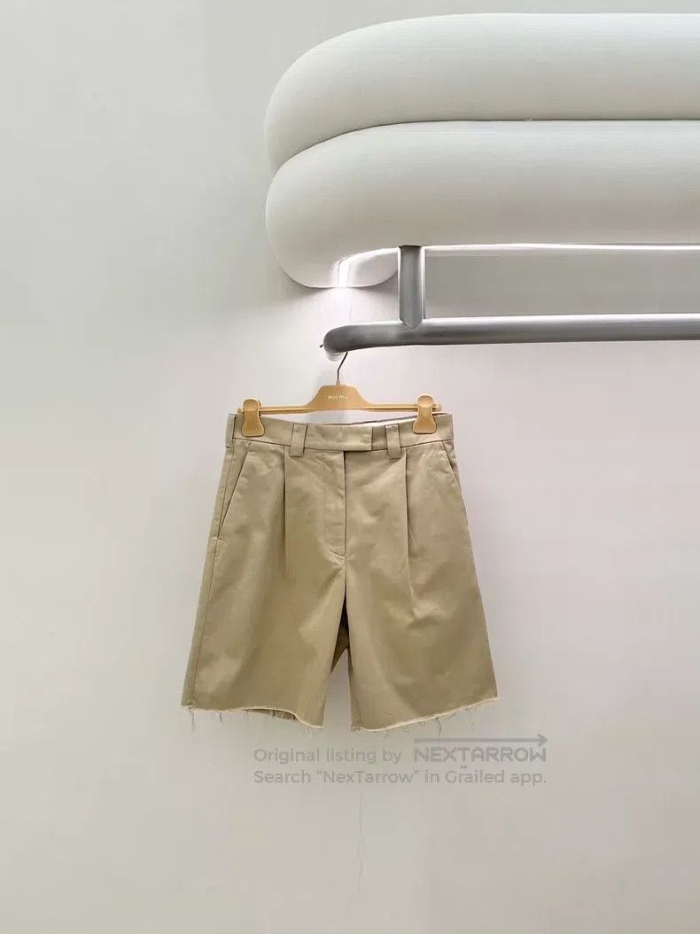 Miu Miu Miu Miu 36 Khaki cropped shorts Size 22" - 1 Thumbnail