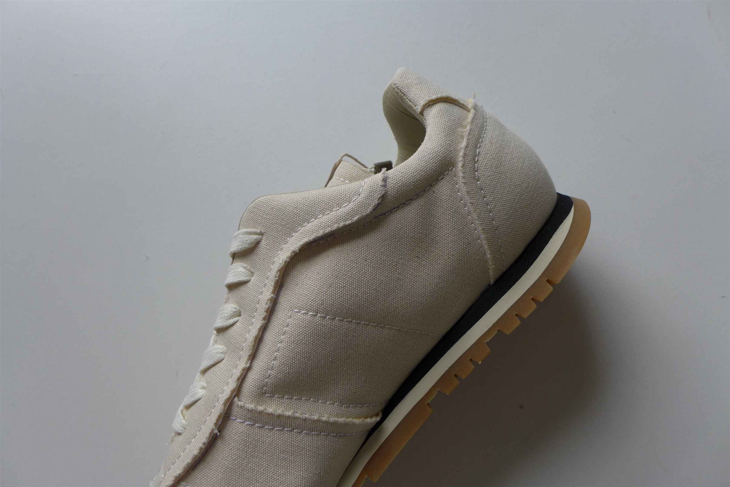 Maison Margiela n/a Margiela Ecru Runner Sneakers Size US 11 / EU 44 - 10 Thumbnail