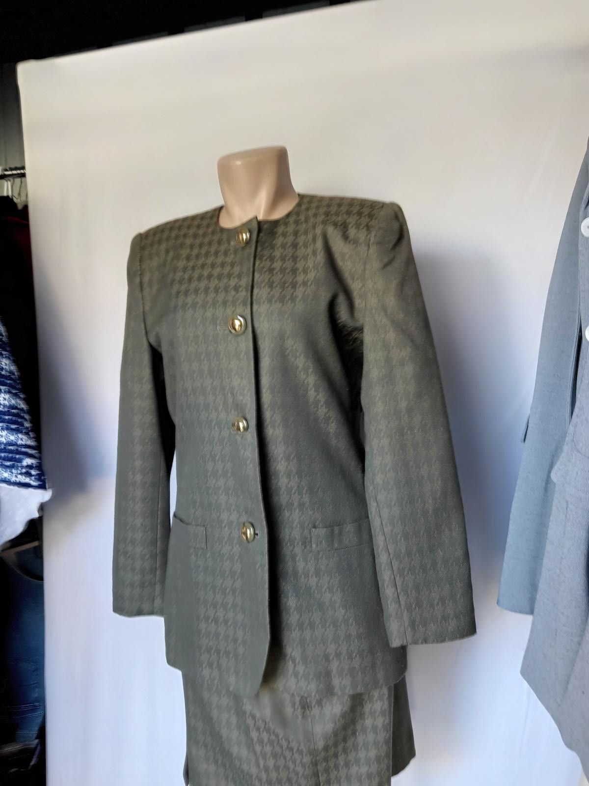 Designer Elegant Women's Suit by Casual Corner - Olive Green Size M / US 6-8 / IT 42-44 - 3 Thumbnail