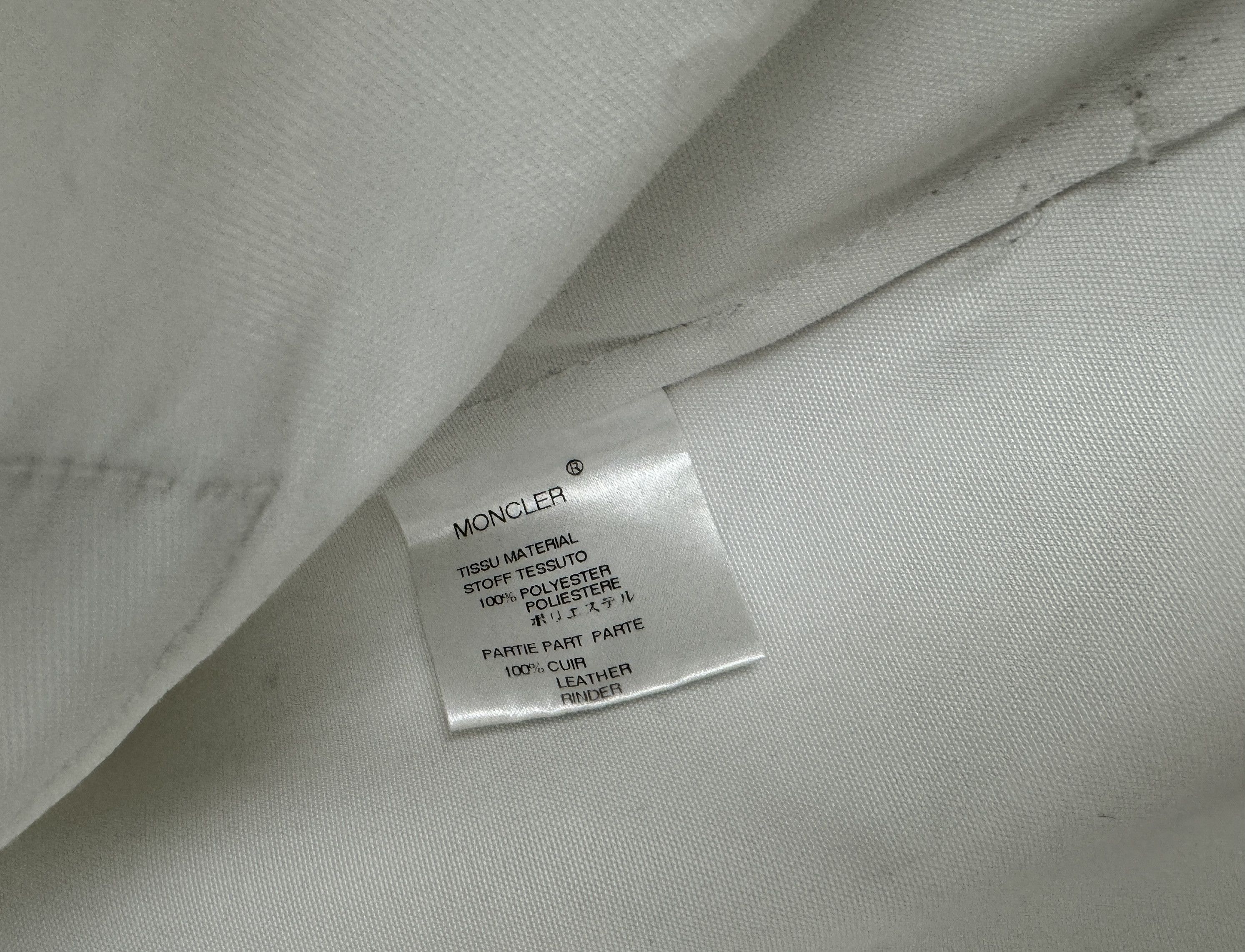 Moncler Moncler Light Jacket Zip Size 2 White Solid Size US S / EU 44-46 / 1 - 9 Thumbnail