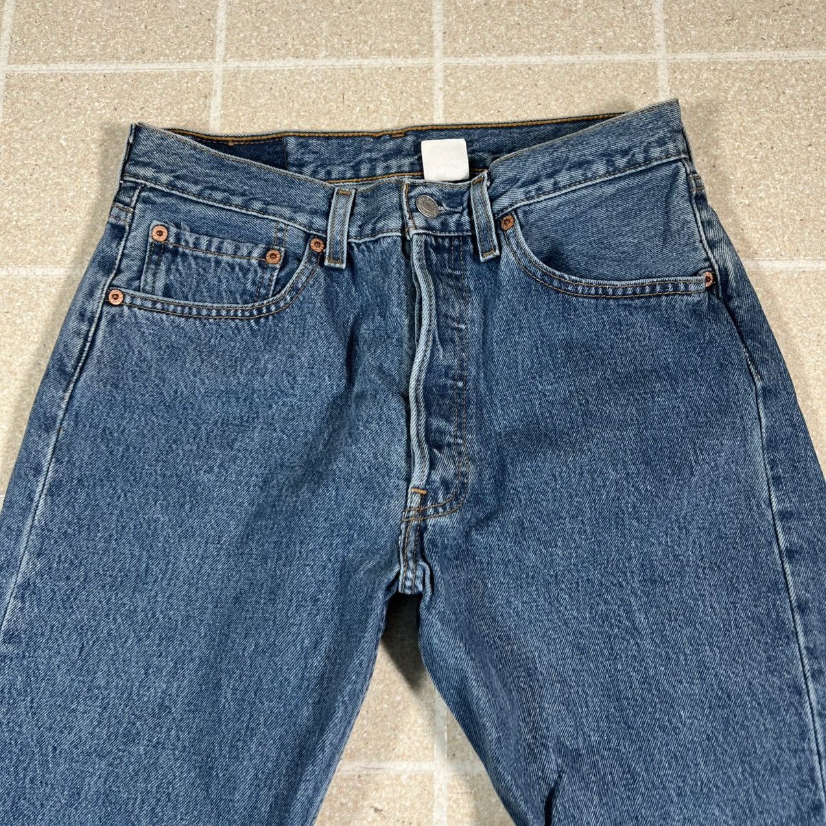 Levi's Vtg Levi’s 501 Button Fly Jeans Made in Mexico Light Wash Size US 29 - 6 Thumbnail
