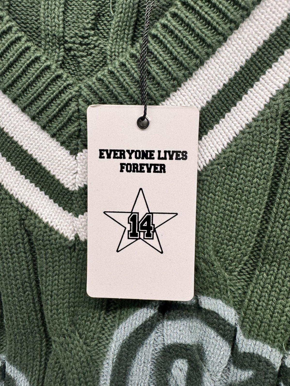 Vale Vale everyone Lives Forever Knit Sweater Cardigan XL Size US XL / EU 56 / 4 - 5 Thumbnail