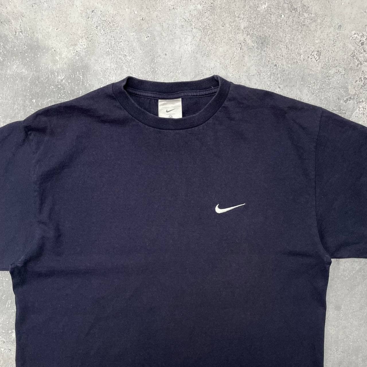 Vintage Vintage 2000s Nike Small Swoosh Logo Blank T Shirt Faded M Size US M / EU 48-50 / 2 - 2 Thumbnail