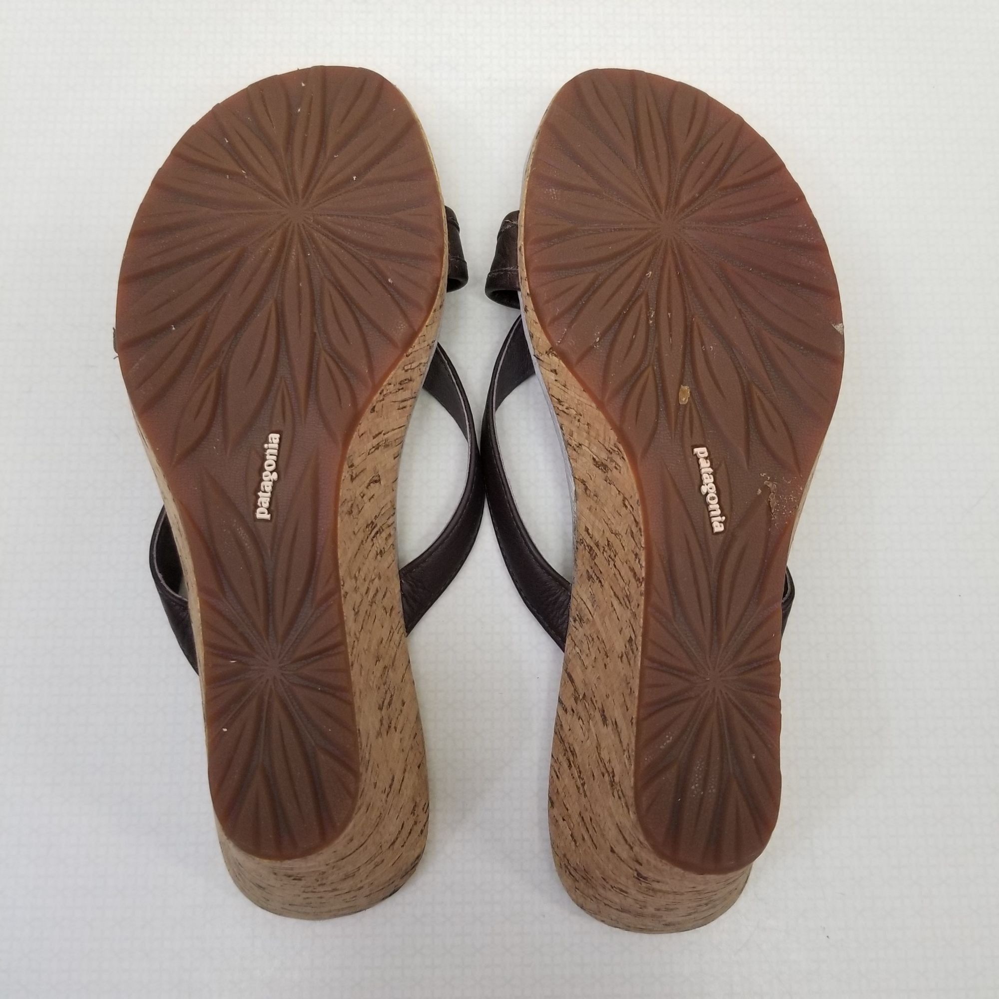 Patagonia Patagonia 7M Brown Thong Wedge Sandals Summer Beach SOLIMAR Size US 7 / IT 37 - 2 Thumbnail