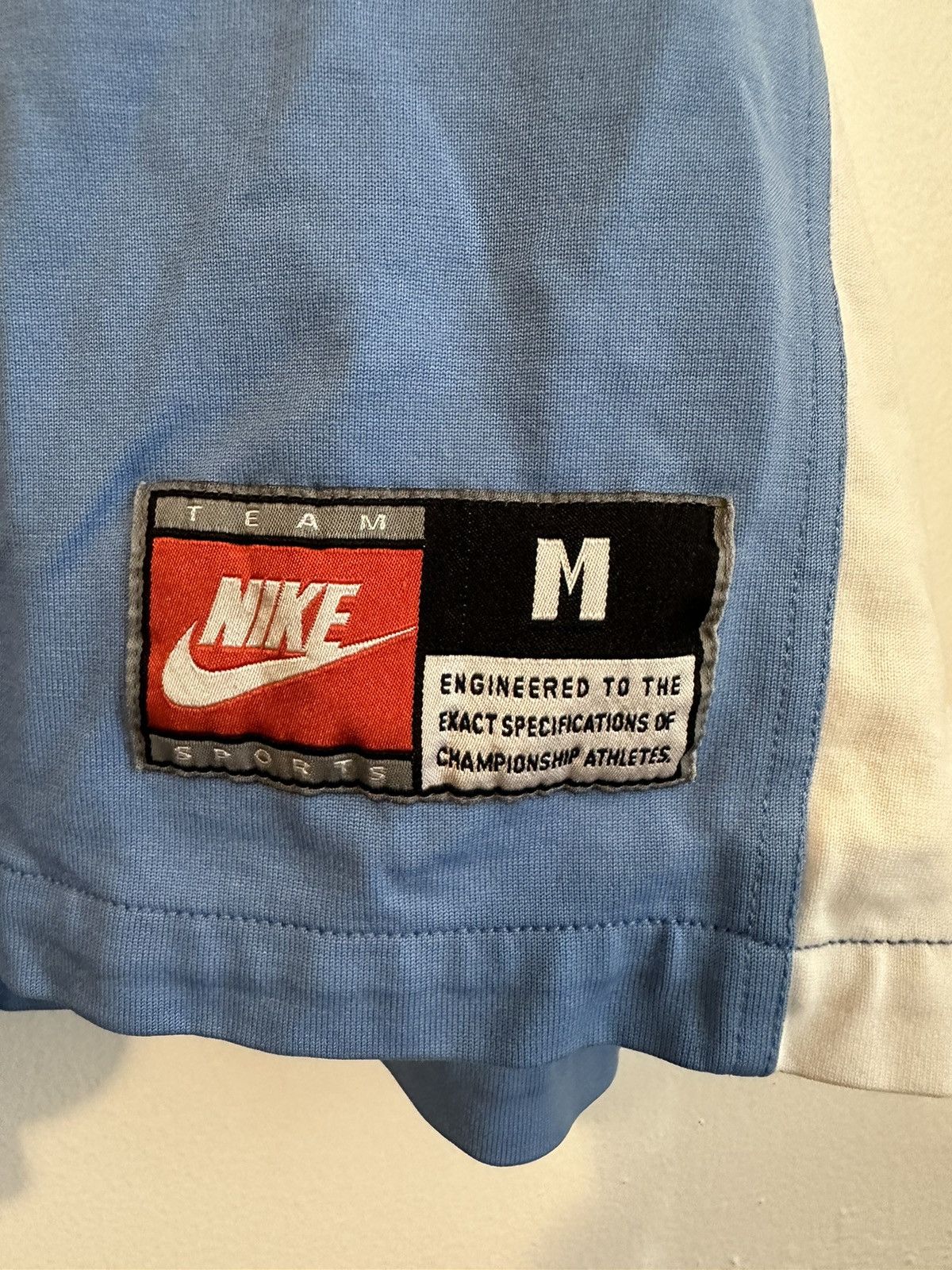 Nike Vintage UNC Nike Shooting Shirt Size US M / EU 48-50 / 2 - 3 Thumbnail