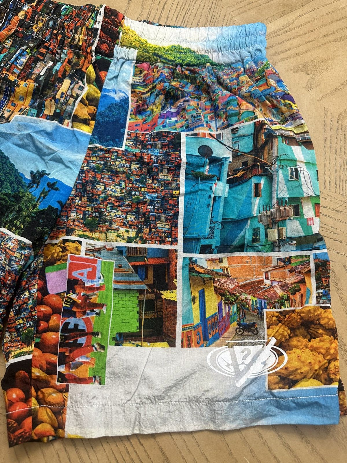 Guess Guess x JBalvin swim trunks shorts Size US 30 / EU 46 - 2 Thumbnail