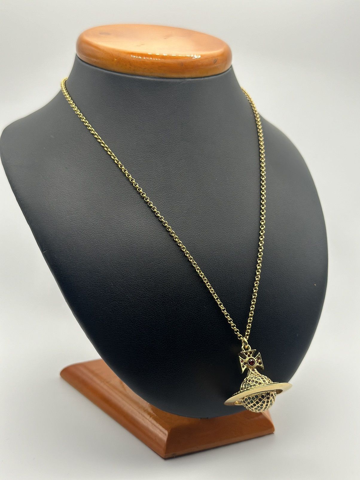 Vivienne Westwood 🔥Rare🔥 Vivienne Westwood Gold Britain 🇬🇧 Flag Necklace Size ONE SIZE - 1 Thumbnail