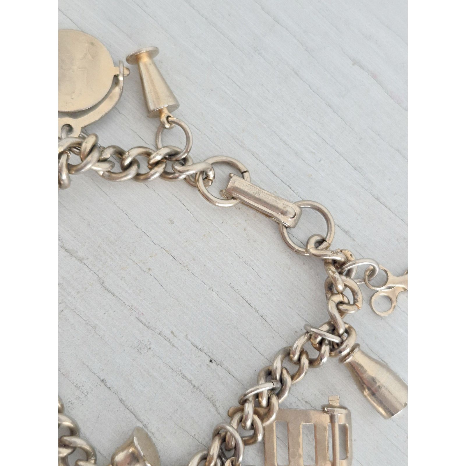 Other Vintage Silver-tone Charm Bracelet Size ONE SIZE - 4 Thumbnail