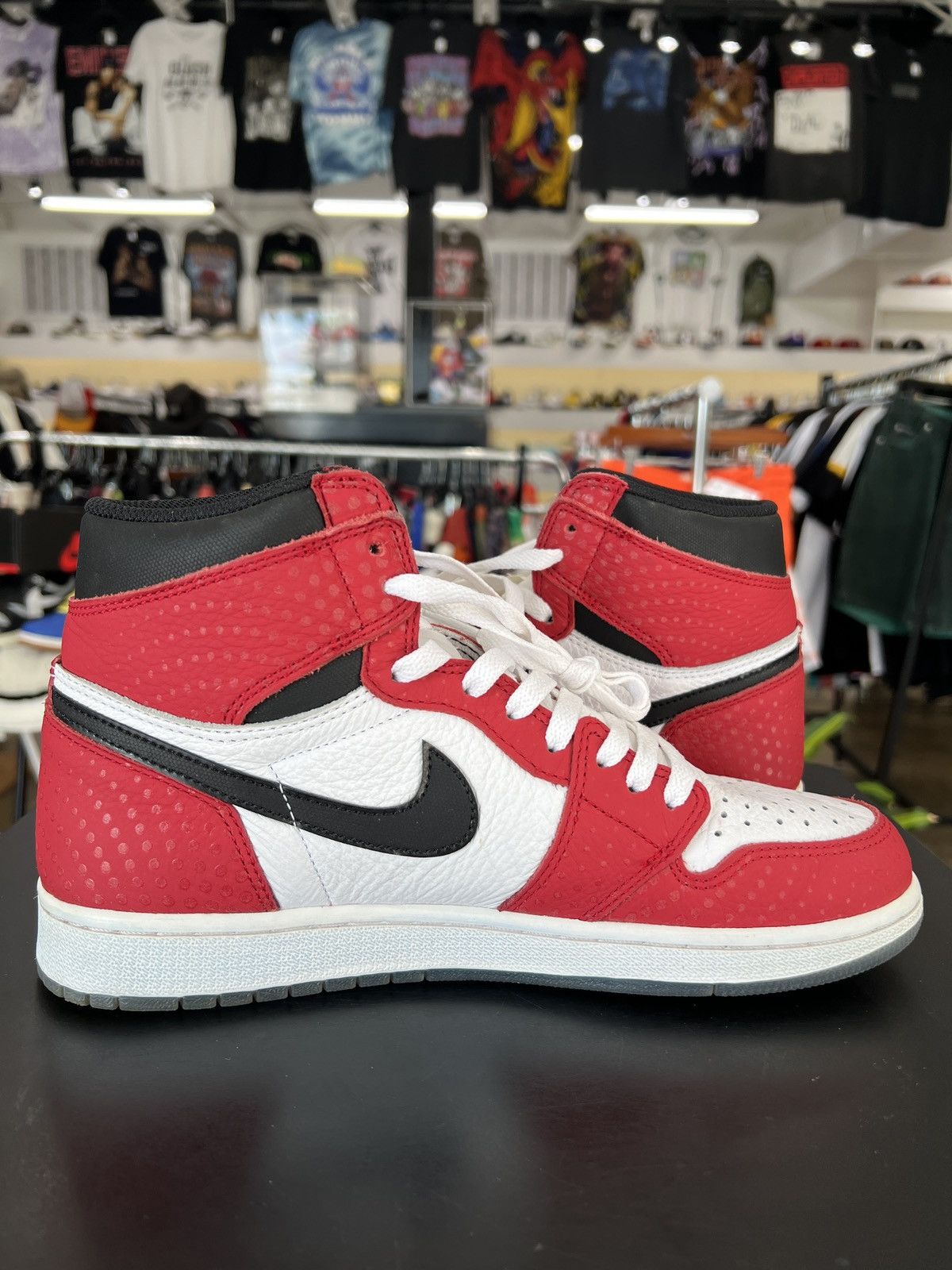 Jordan Brand × Nike Air Jordan 1 Retro High Spider-Man Origin Story Sz. 9 (2018) Size US 9 / EU 42 - 4 Thumbnail