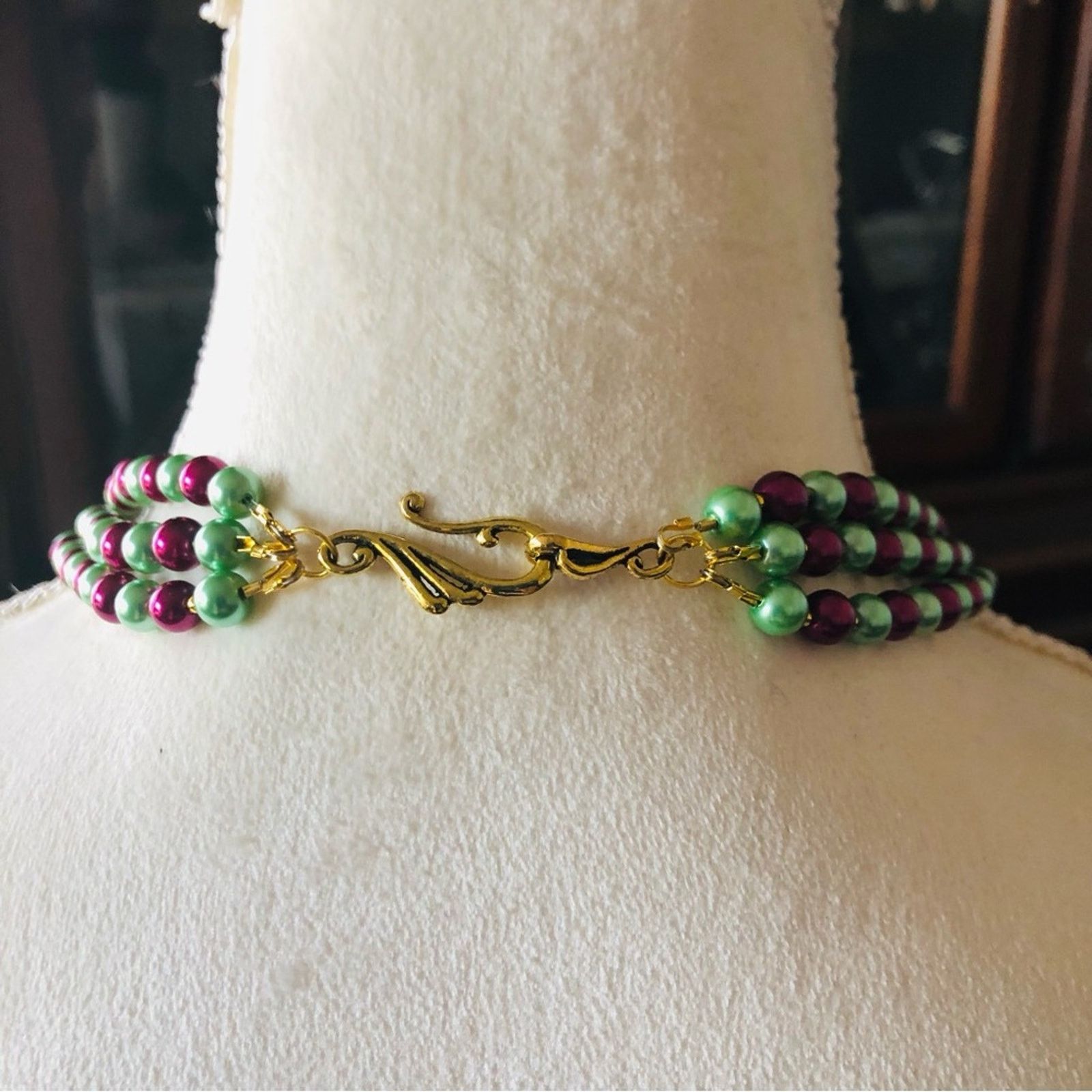 Handmade Handcrafted repurpose fuchsia and green glass Pearl necklace Size ONE SIZE - 8 Thumbnail