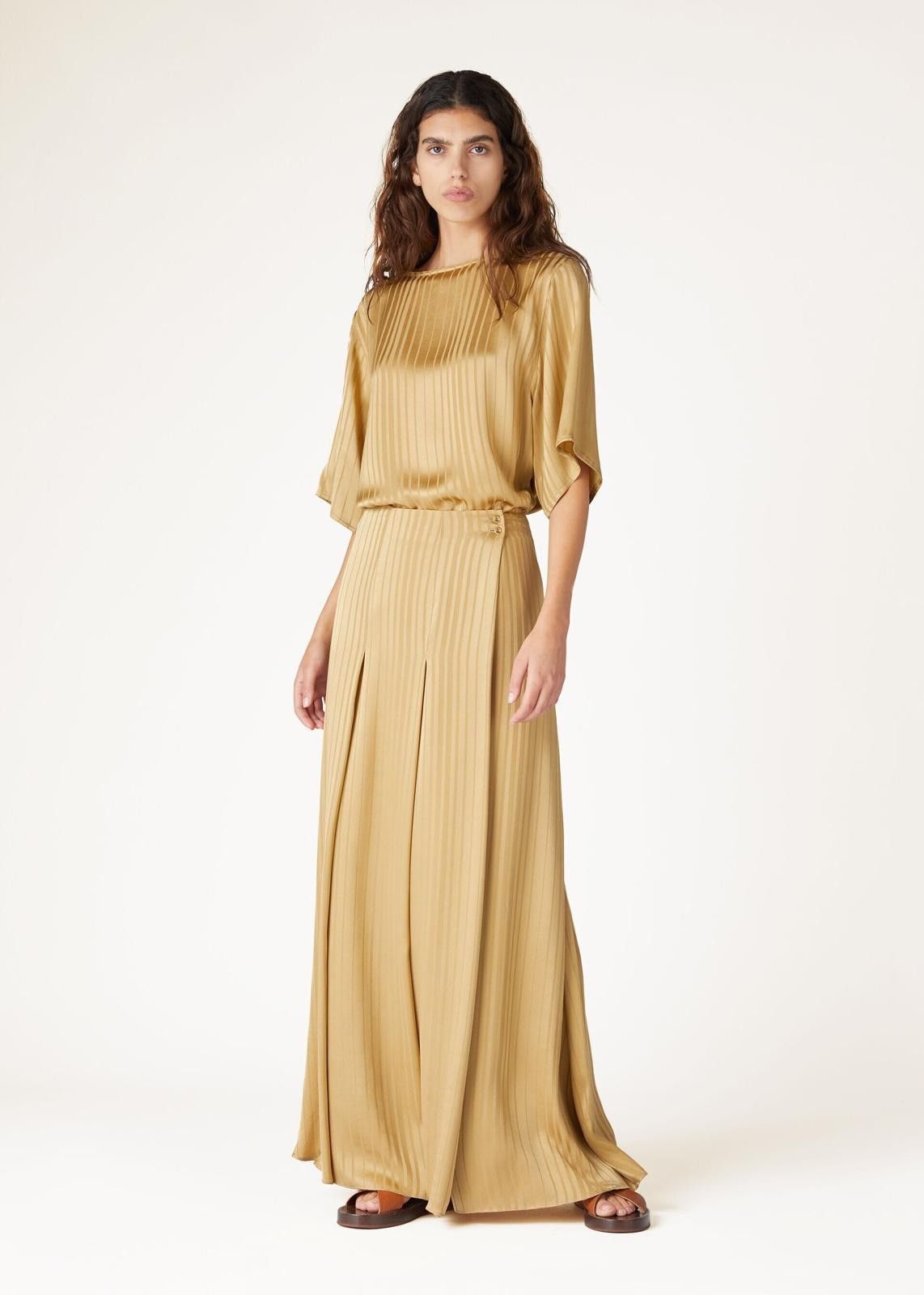 Loro Piana o1srvl11e0725 FAN8468 Mara Silk T-Shirt in Gold Size XS / US 0-2 / IT 36-38 - 1 Thumbnail
