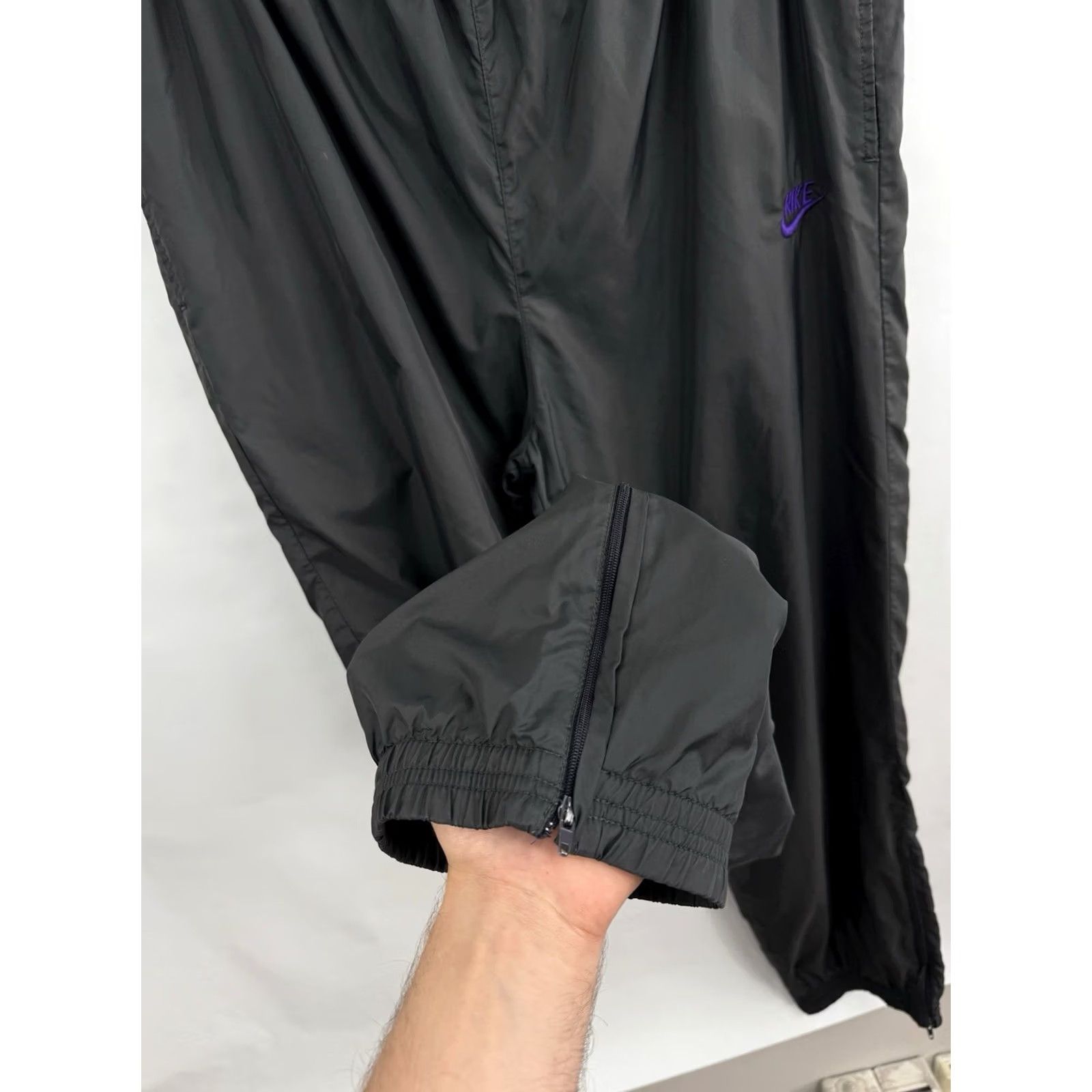 Nike VINTAGE Nike Track Pants L Black 80s Retro Nylon Men Size US 33 - 7 Thumbnail