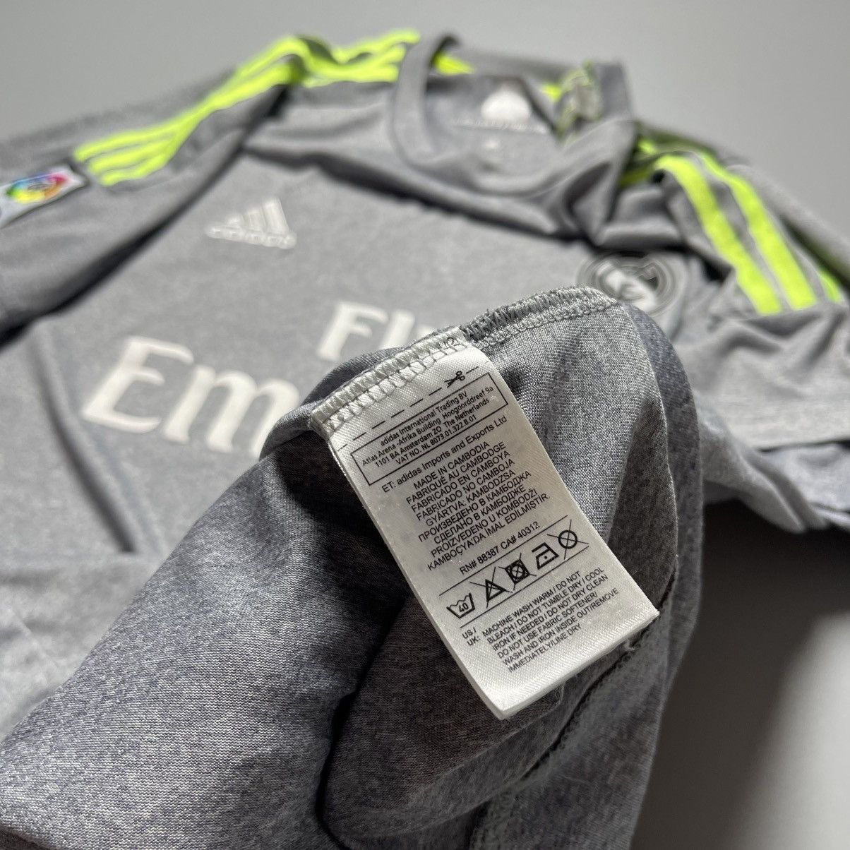 Adidas REAL MADRID ADIDAS 2015/2016 FOOTBALL AWAY JERSEY #7 RONALDO Size US L / EU 52-54 / 3 - 17 Thumbnail
