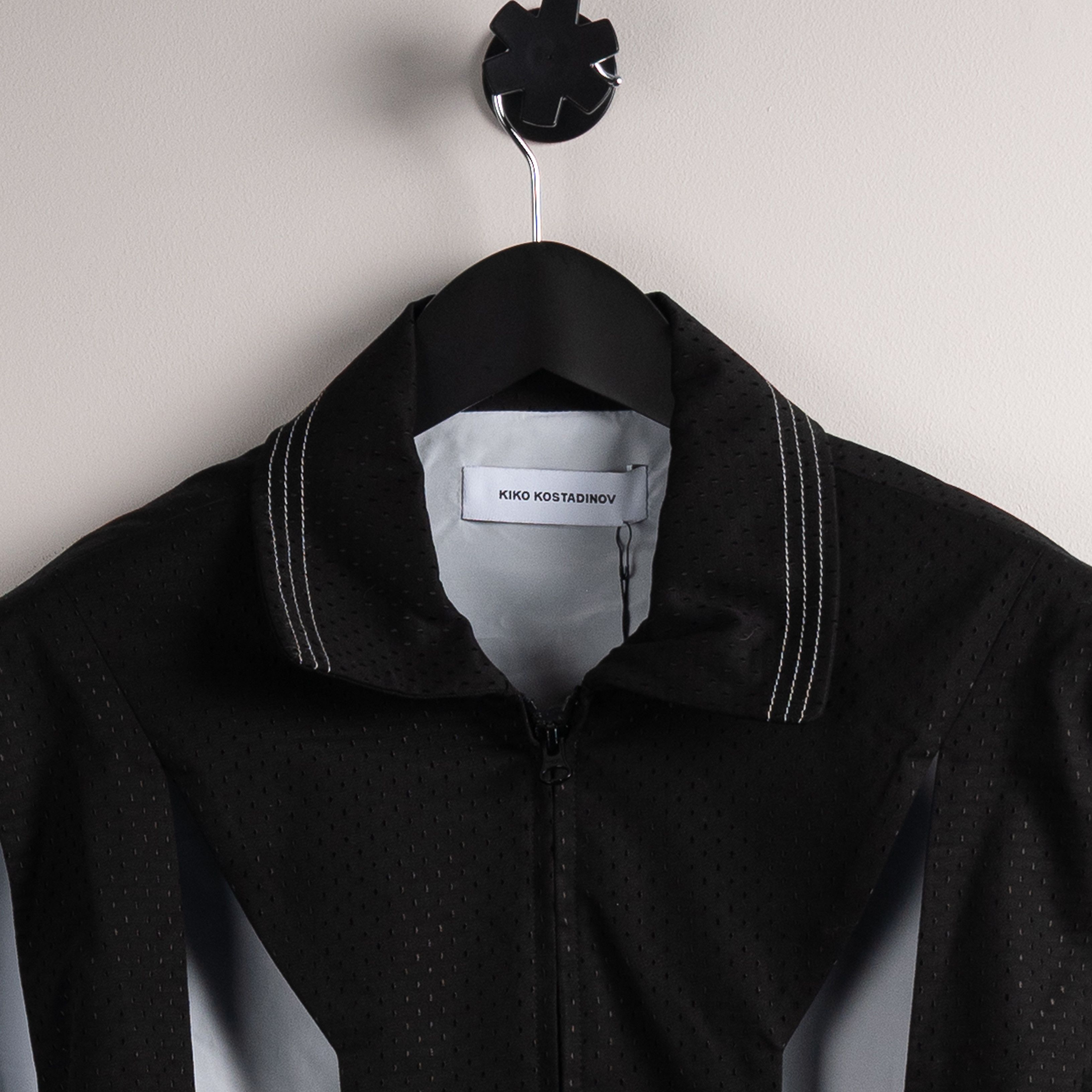Kiko Kostadinov Kiko Kostadinov SS21 'Hydra' Cut Out Shell Jacket Black Size US XL / EU 56 / 4 - 9 Thumbnail