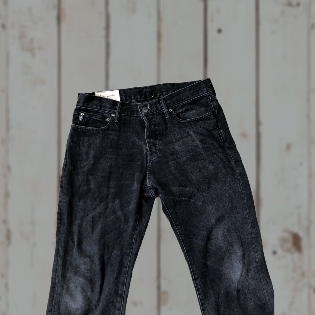 Abercrombie & Fitch VINTAGE Abercrombie & Fitch Jeans Black 31x32 Straight 90s Stretch Denim Mens Regular Mid Rise 5-Pocket Distressed Zipper Button Logo Denim Wash Black Size US 31 - 1 Thumbnail