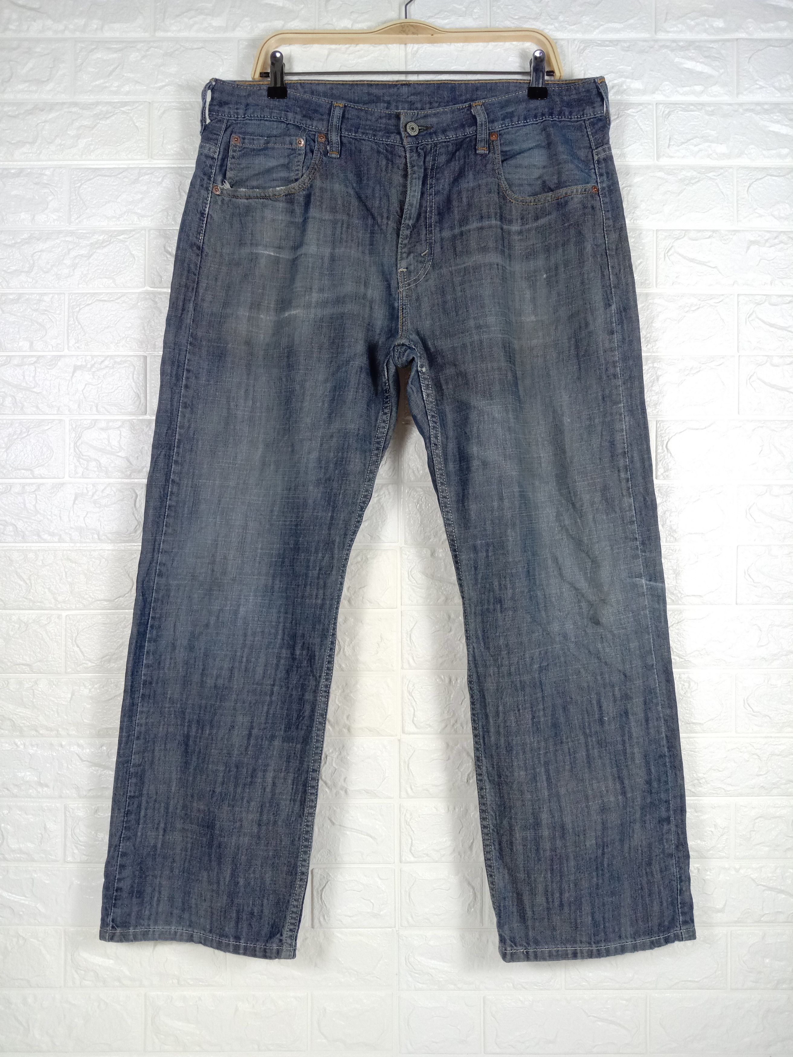 image of Levis x Levis Vintage Clothing Vintage Levi's 569 Jeans Loose Straight Denim in Blue (Size 34)