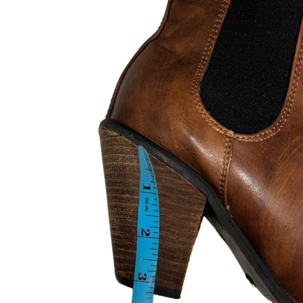 Designer Faux Leather Heeled Bootie Size 8 Size US 8 / IT 38 - 6 Thumbnail