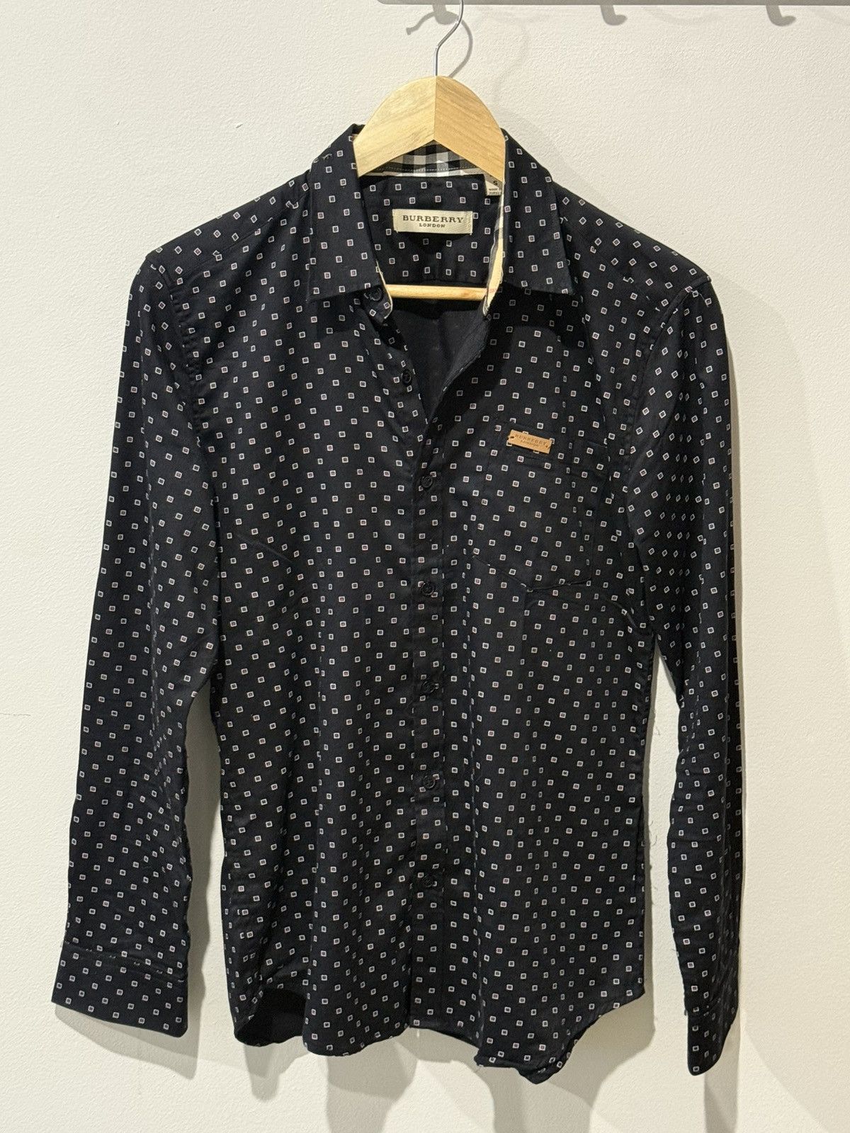 Burberry Vintage Burberry Button Up Tee Black and Red Size US S / EU 44-46 / 1 - 2 Thumbnail